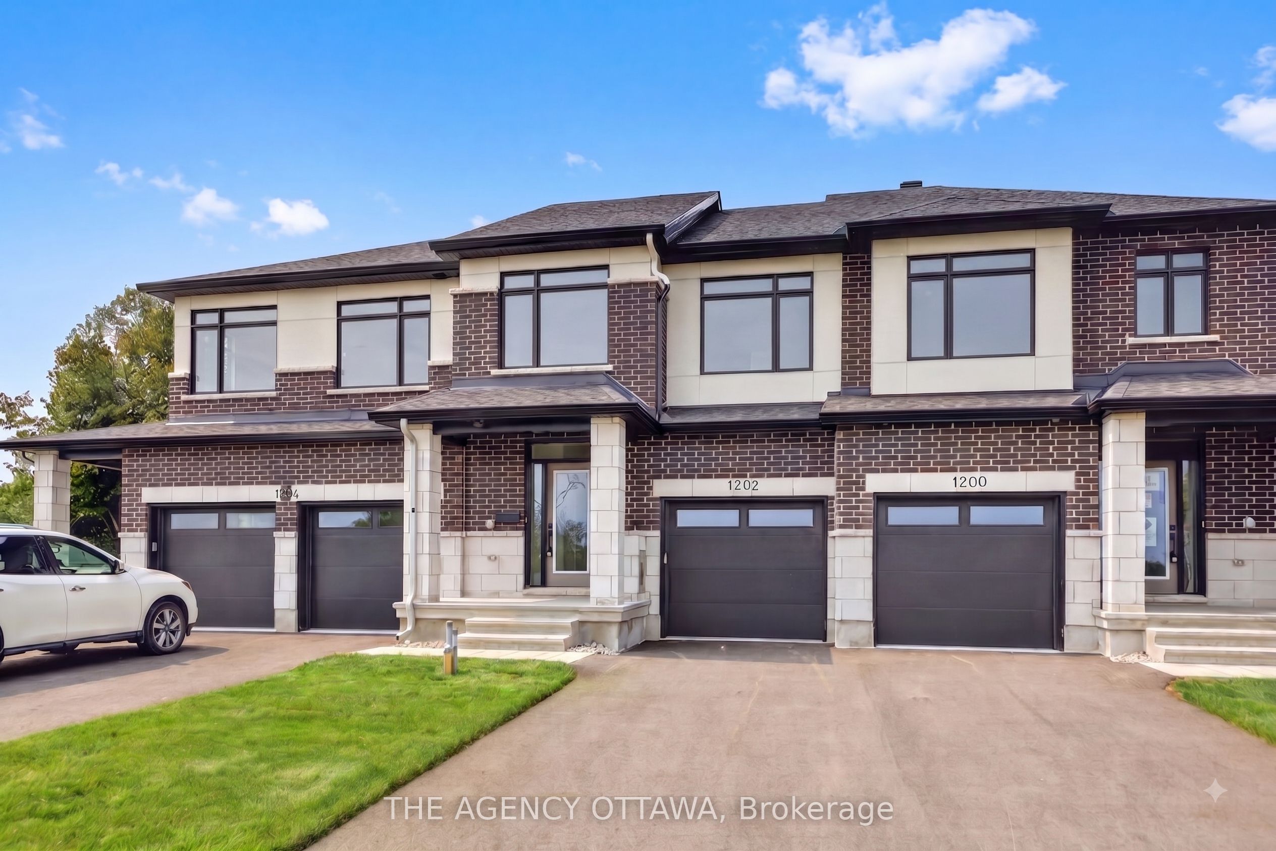 1202 Spoor Street, Kanata, On K2k 1x7