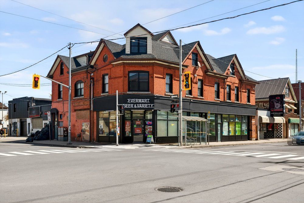 677 Barton Street E Main, Hamilton, On L8h 2w1