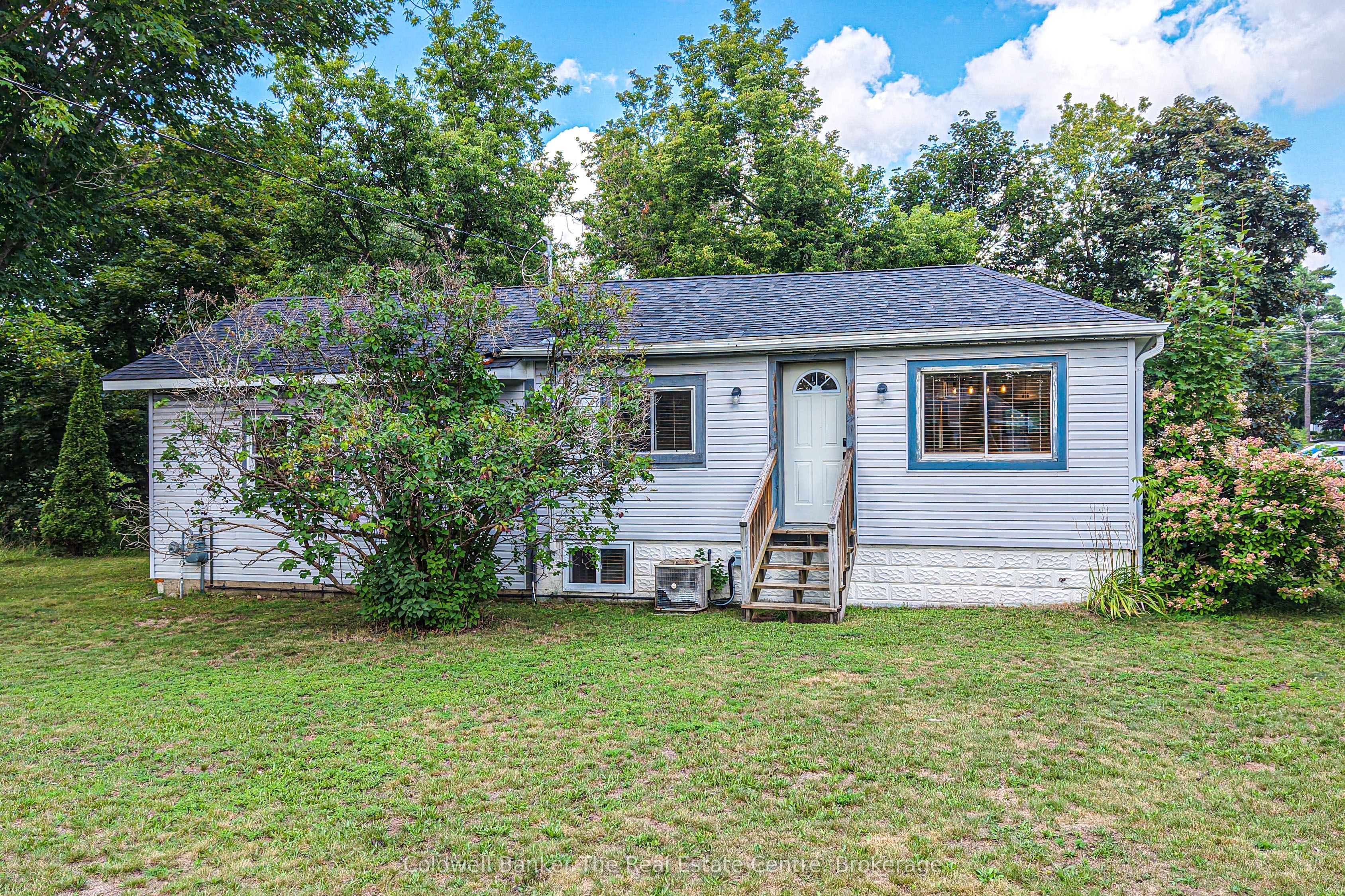 810 John Street N, Gravenhurst, On P1p 1e6