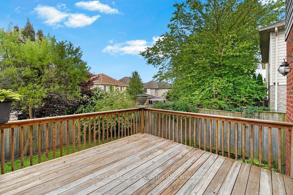 714 Oakcrossing Road, London North, On N6h 5v9