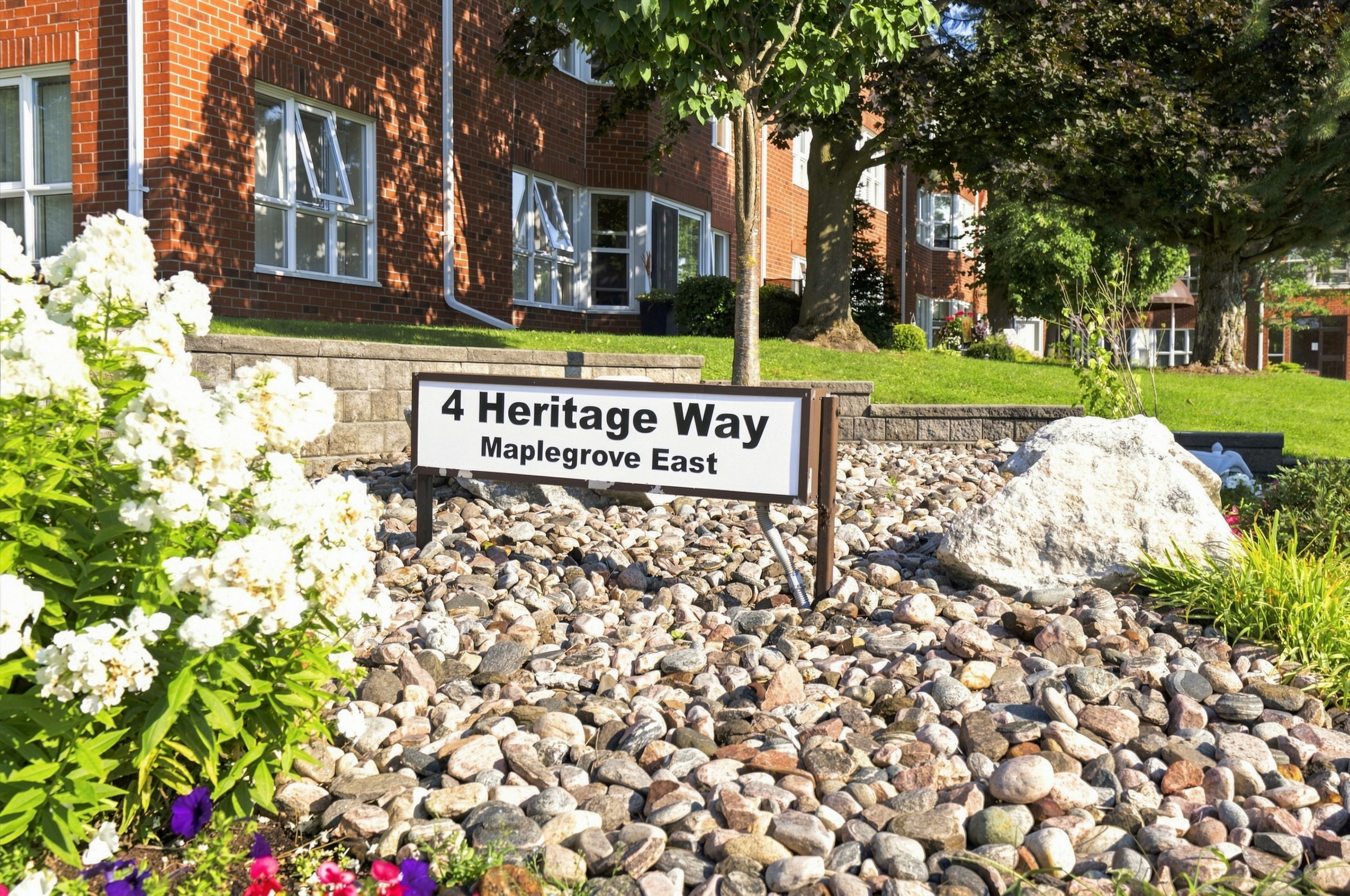 4 Heritage Way 308, Kawartha Lakes, On K9v 5z2