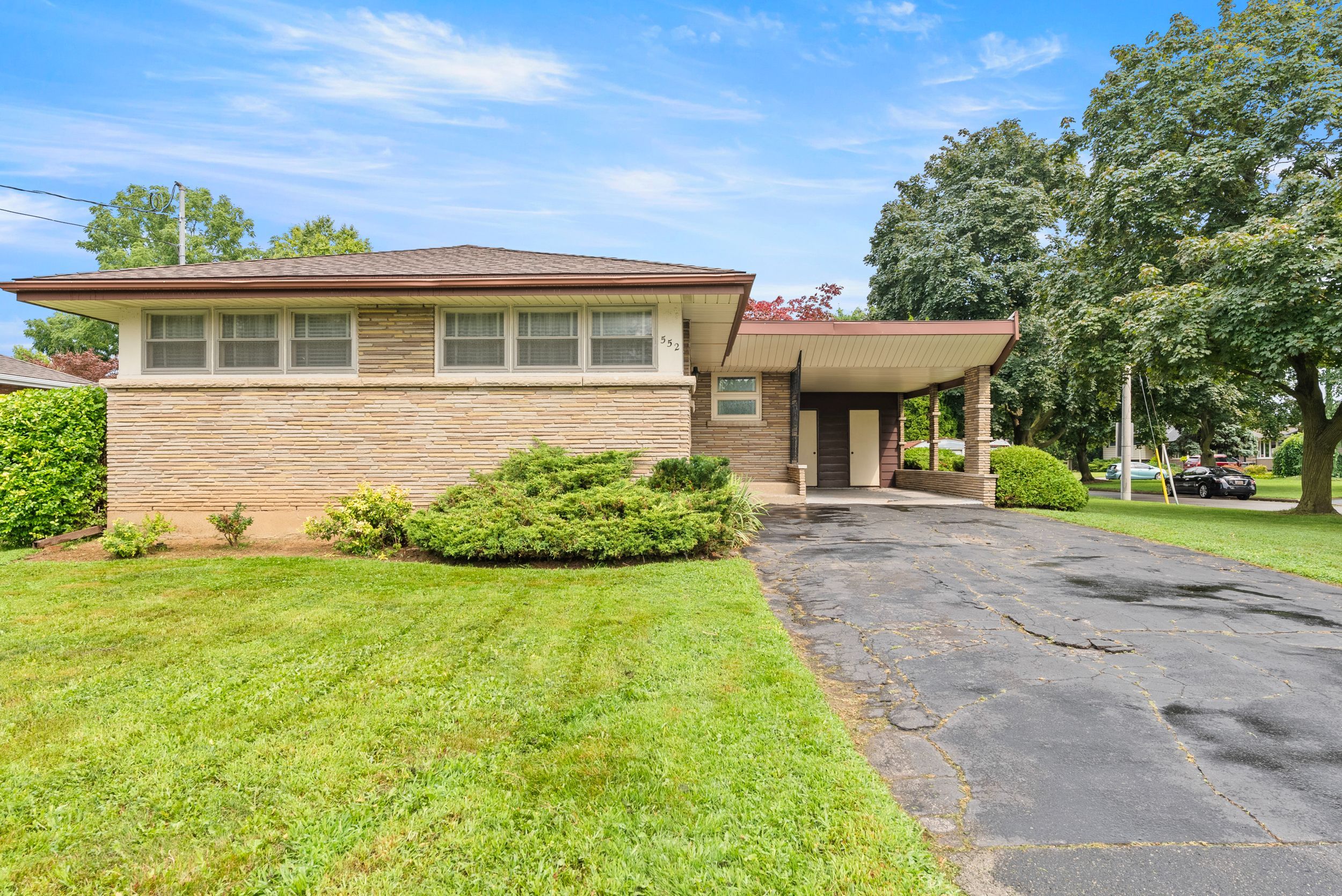552 Bunting Road, St. Catharines, On L2m 3a5