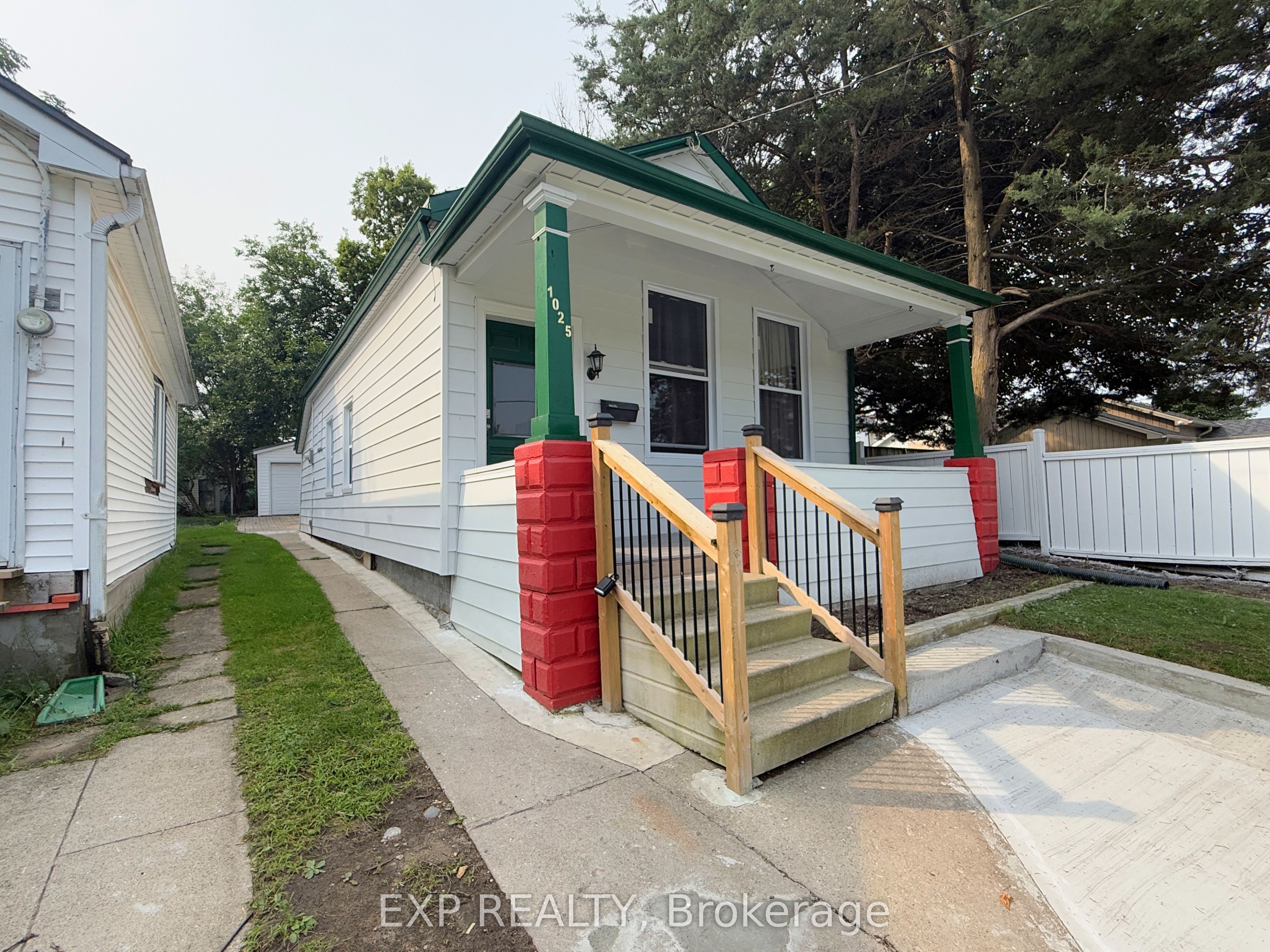 1025 York Street, London East, On N5w 2t4