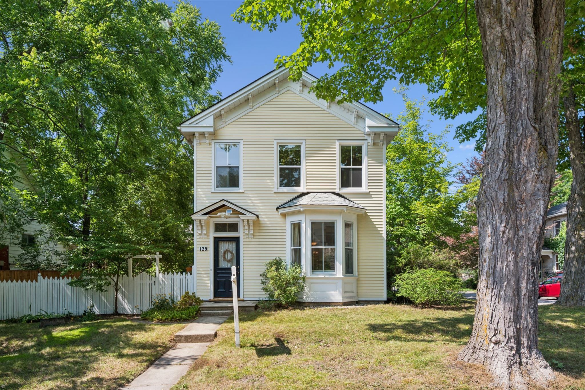 129 Suffolk Street W, Guelph, On N1h 2j6