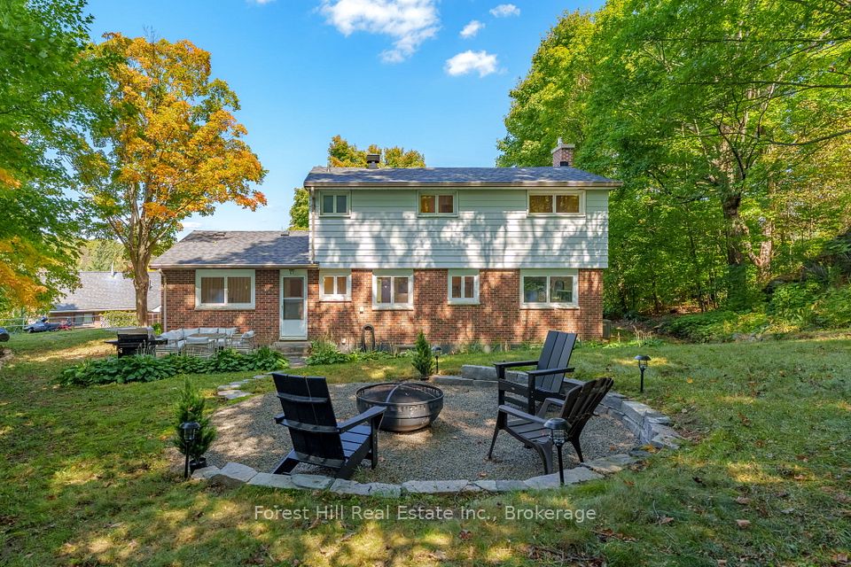1 Maplecrest Court, Huntsville, On P1h 1g2