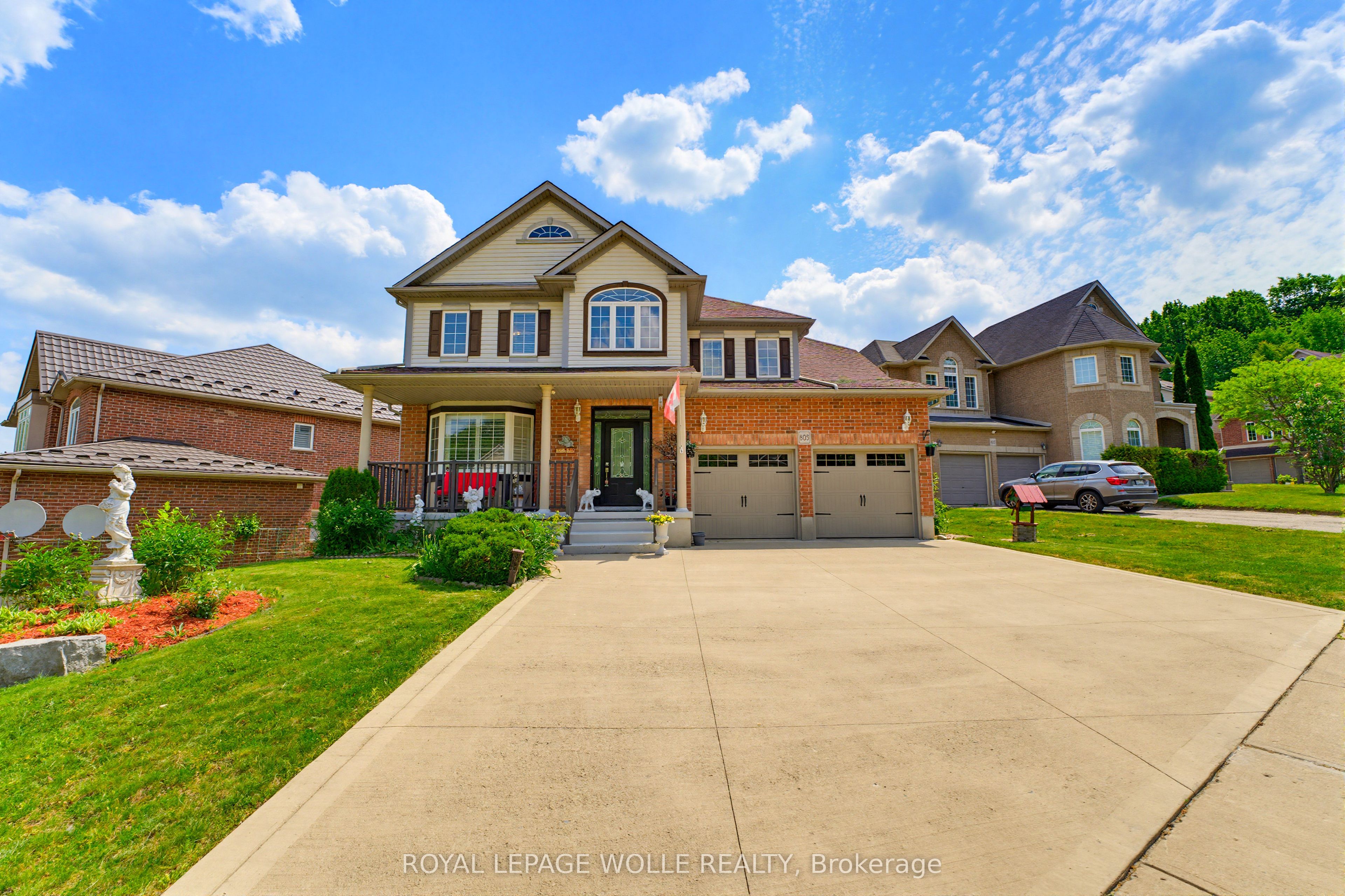 805 Munich Circle, Waterloo, On N2v 2n5