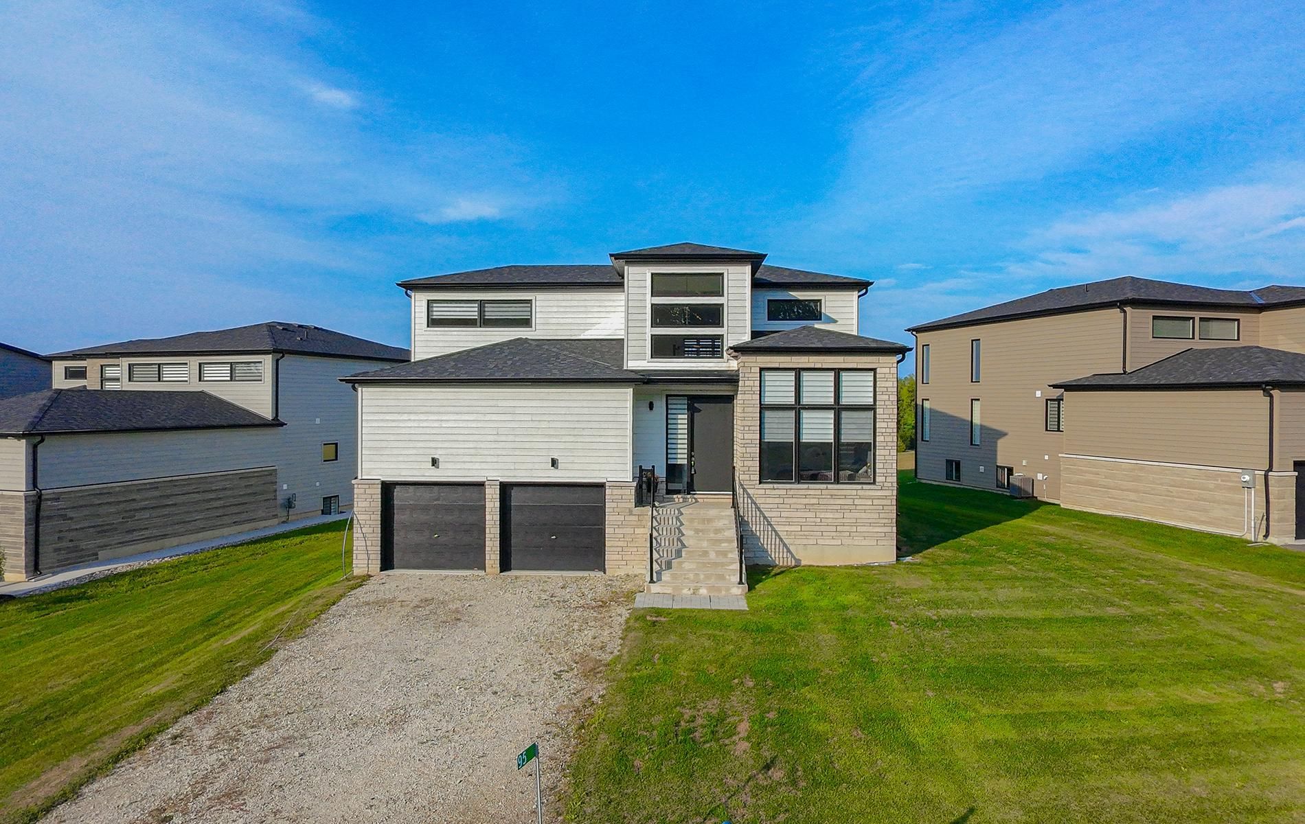 95 Goldie Court, Blue Mountains, On N0h 1j0