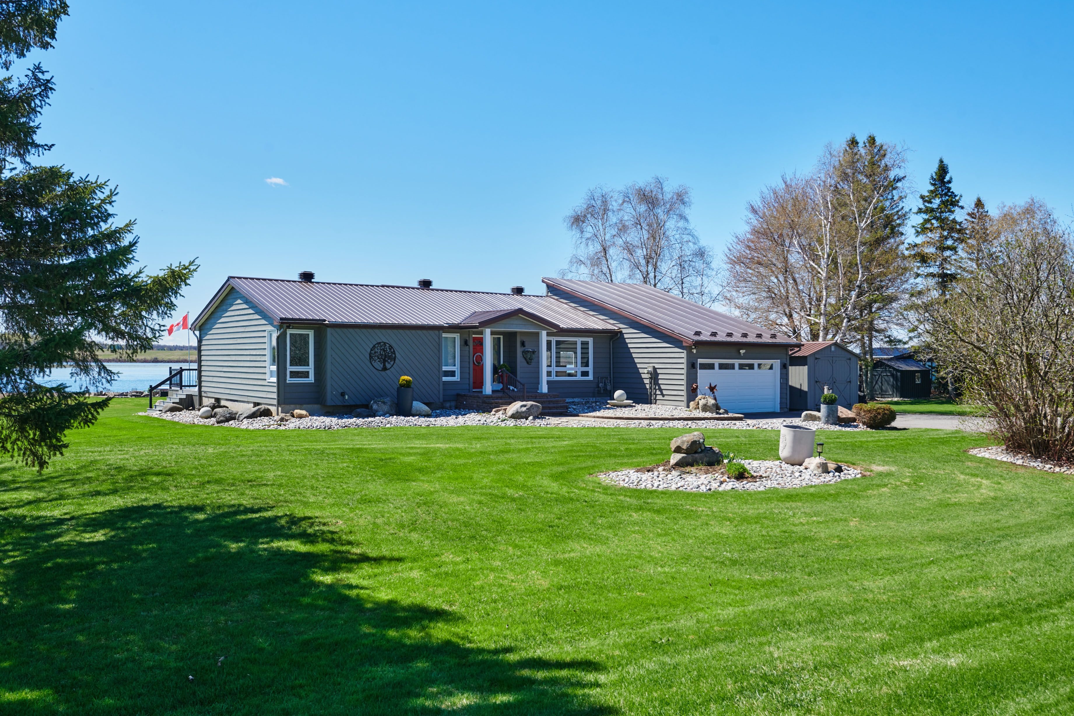 11728 Lakeshore Drive, South Dundas, On K0c 1x0