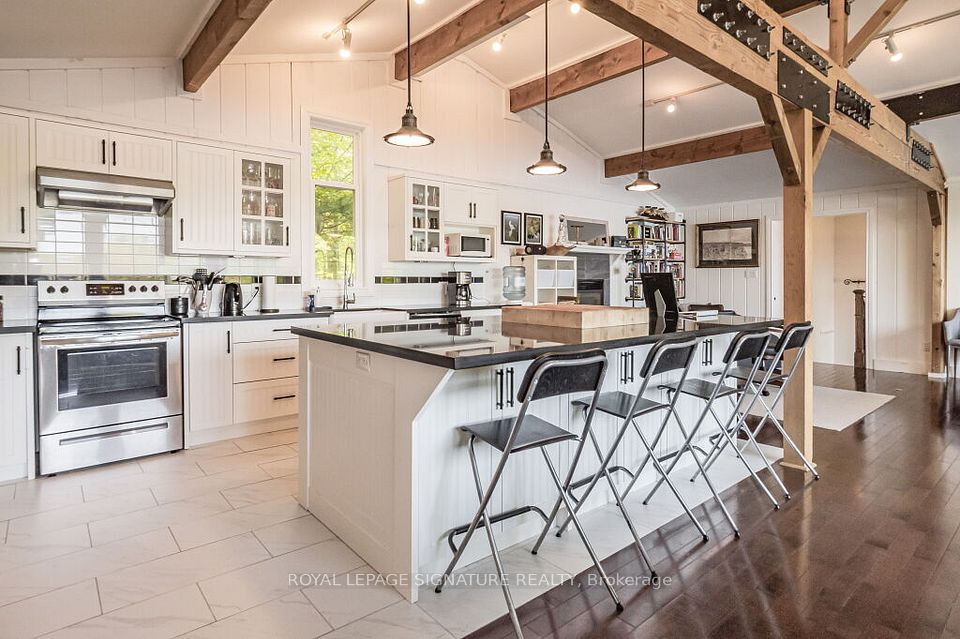 1127 Sunny Lake Road, Gravenhurst, On P1p 0g3