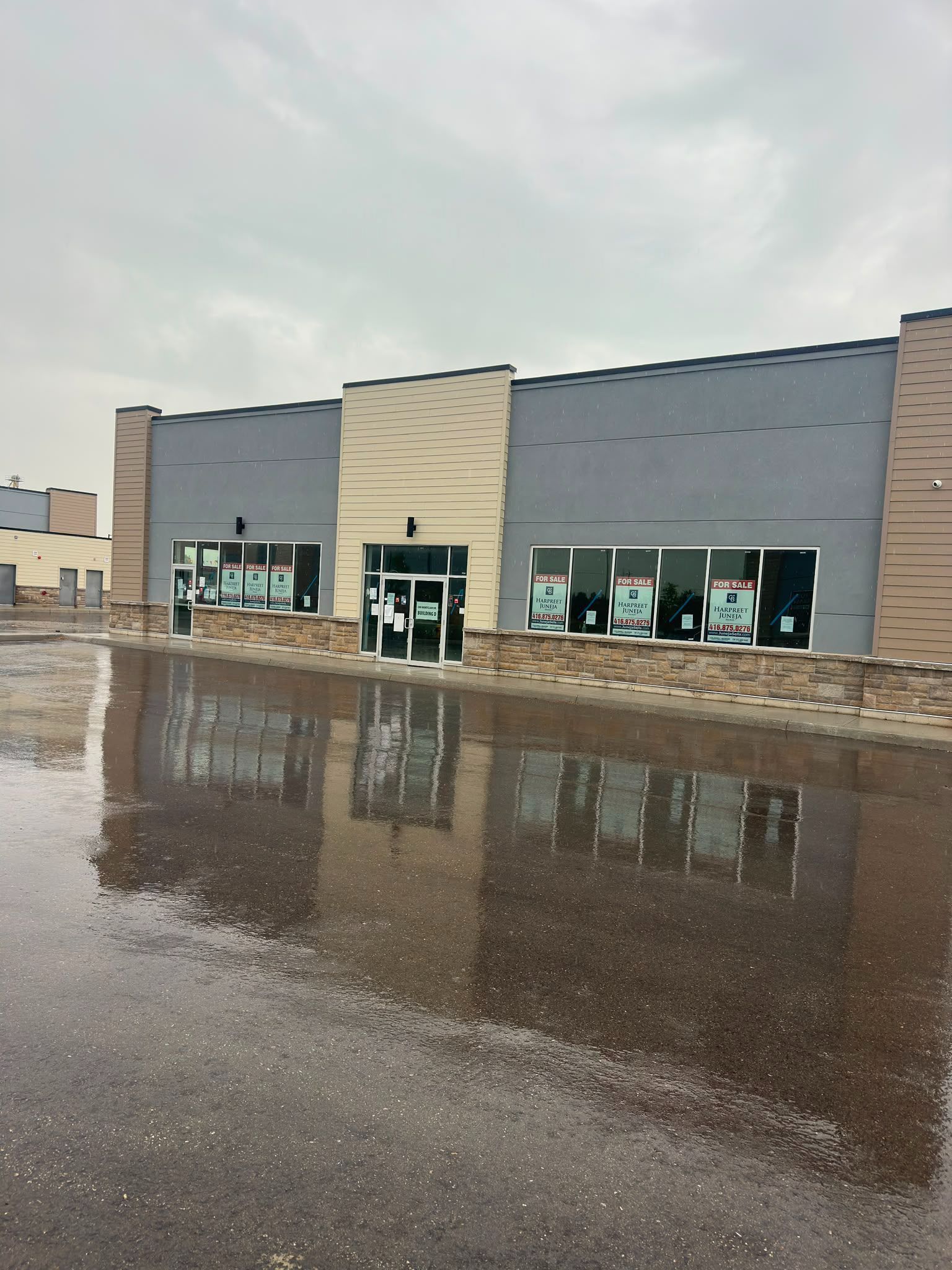 200 Montclair Drive 15-16, Woodstock, On N4v 1b9