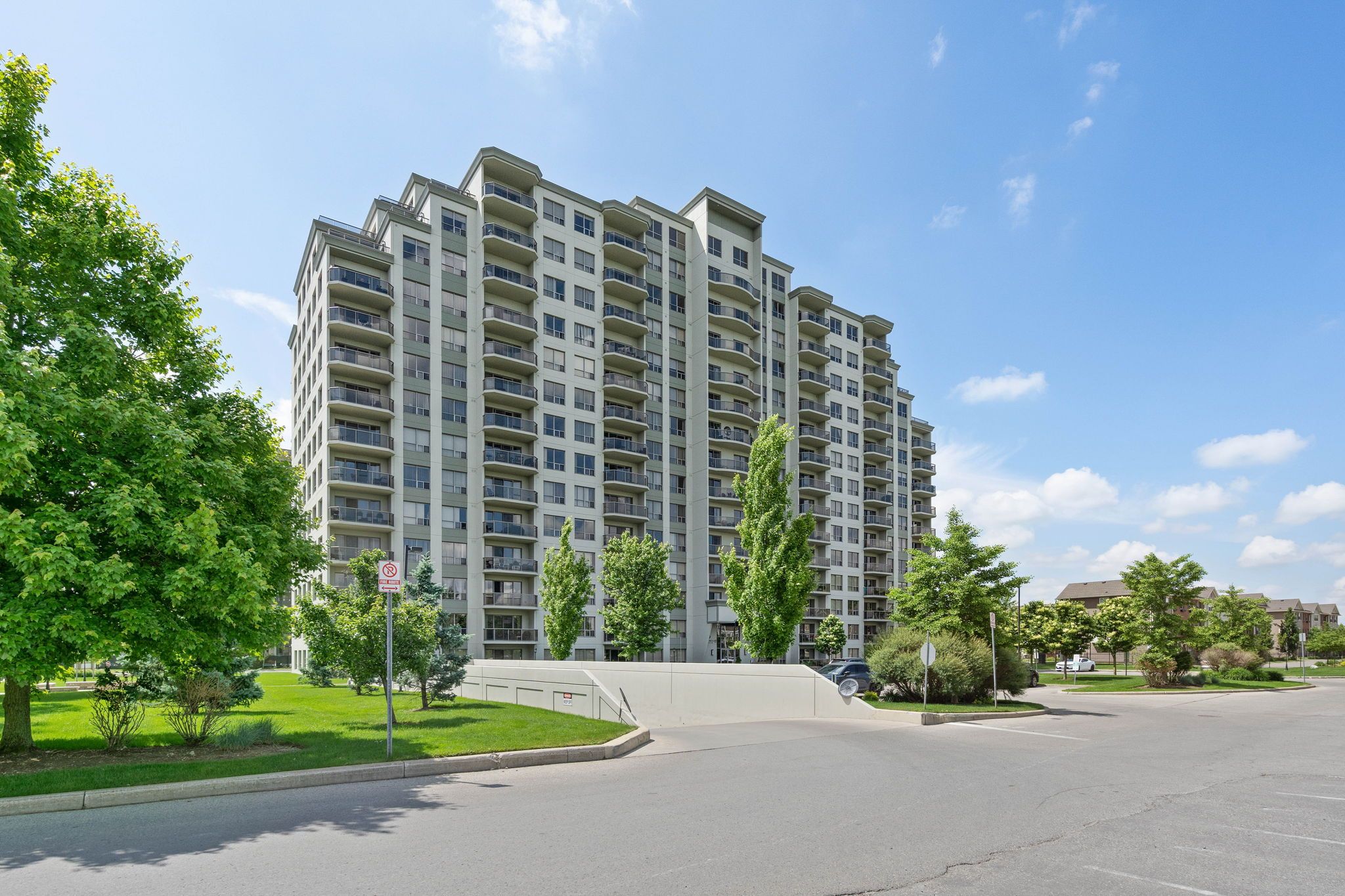 1030 Coronation Drive 1004, London North, On N6g 0g5