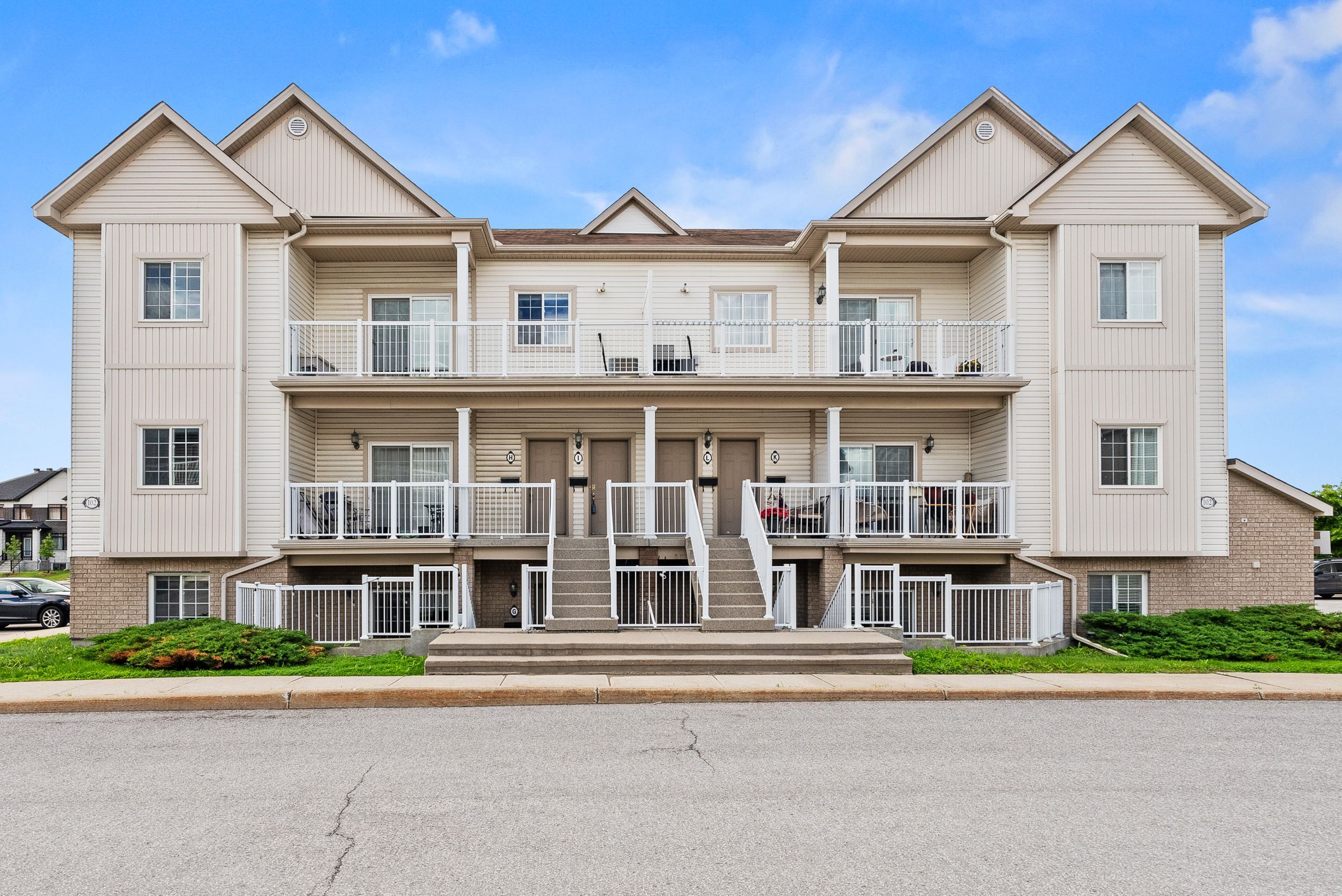 102 Artesa Private G, Kanata, On K2s 0j8