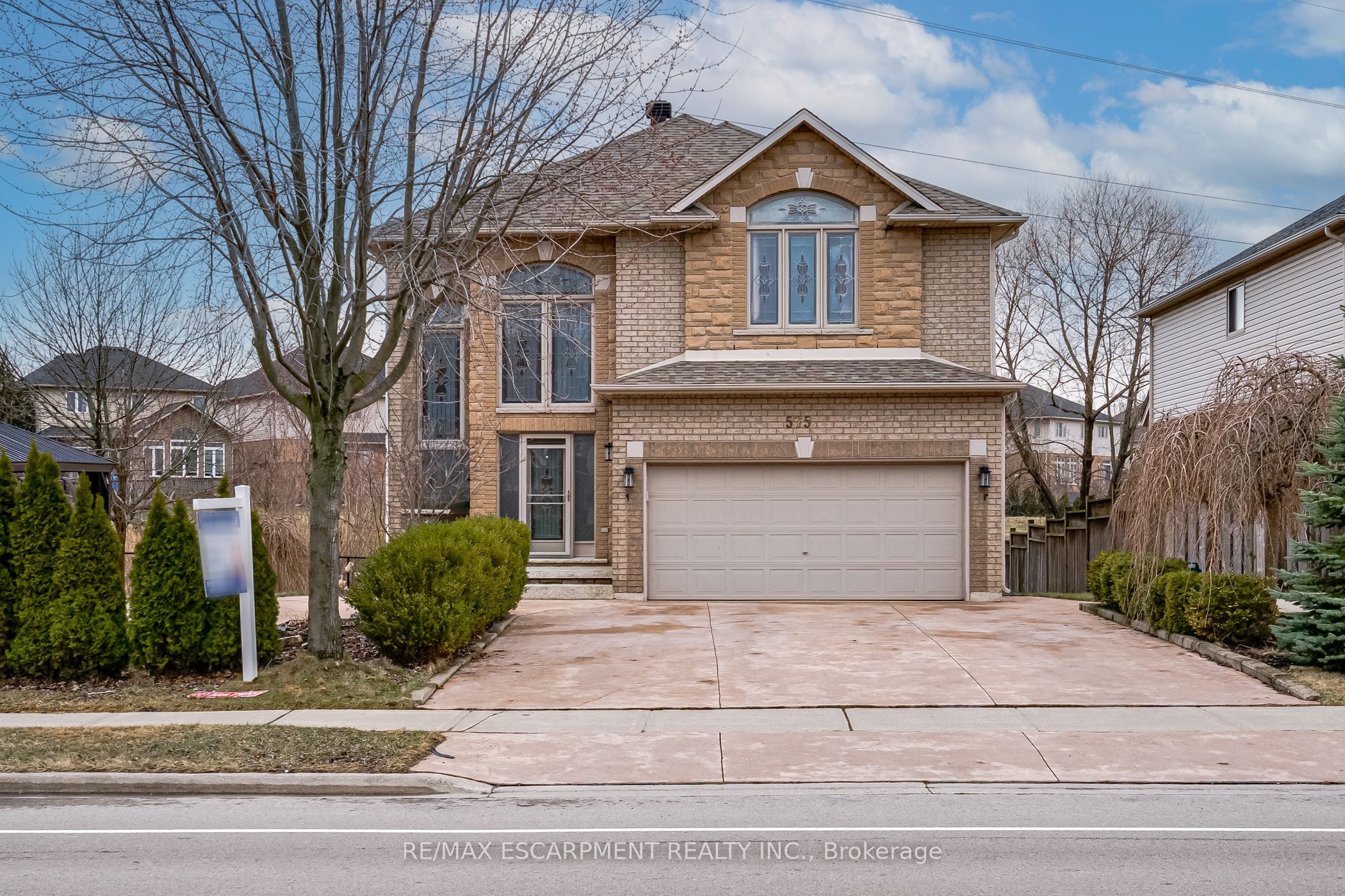 575 Stonehenge Drive, Hamilton, On L9k 1t4