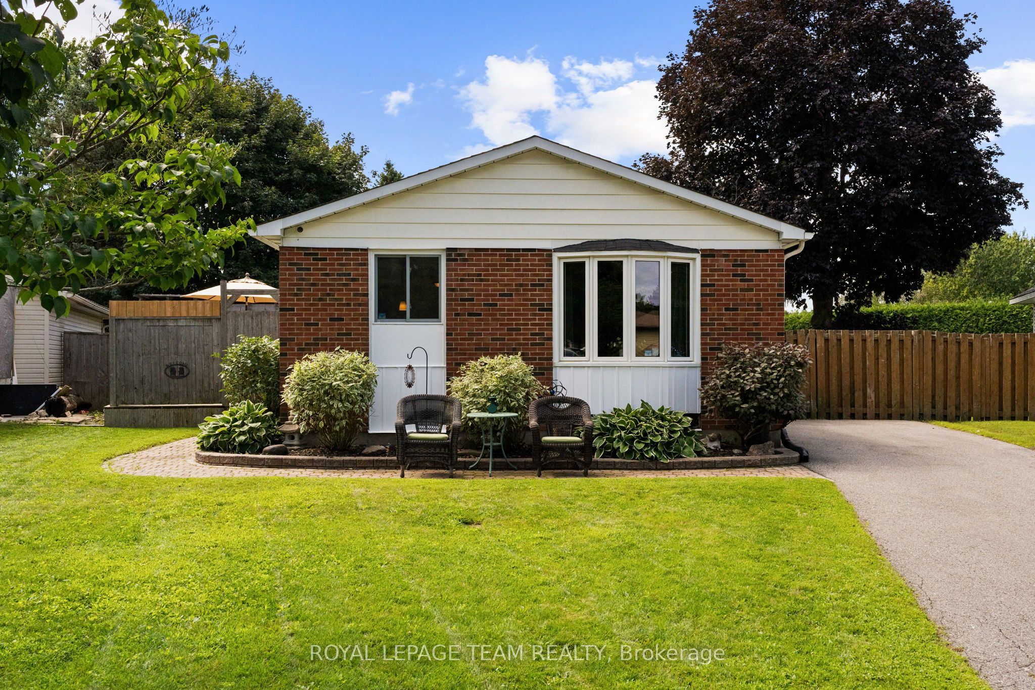 27 Ballantrae Way, Kanata, On K2l 1n3