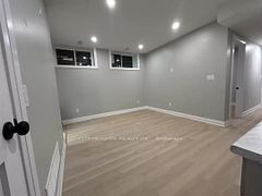 10 Robins Avenue 2, Hamilton, On L8h 4m7
