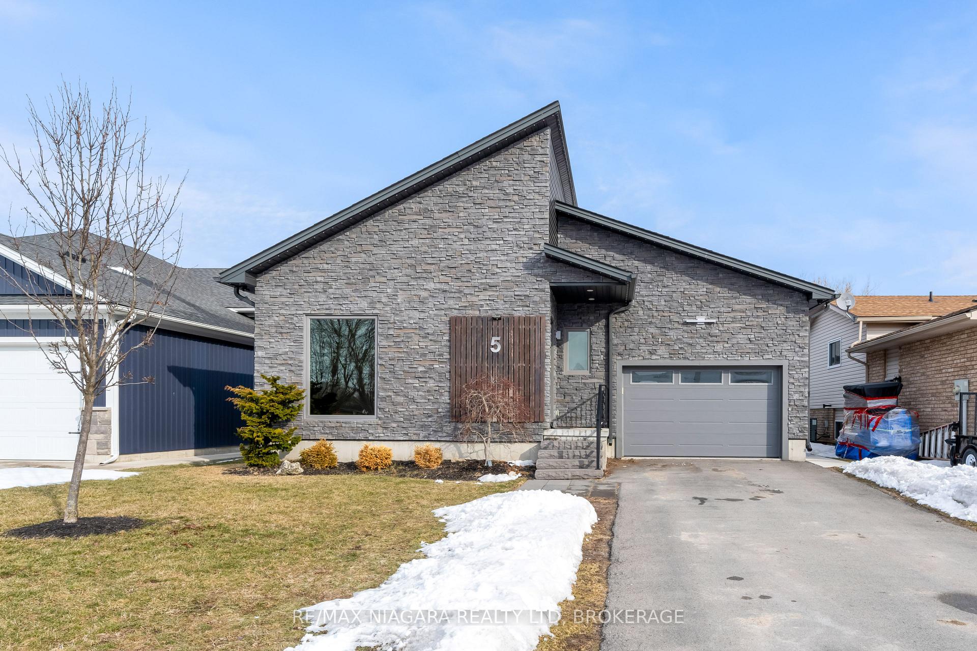 5 Heron Pointe Road, Port Colborne, On L3k 6a9