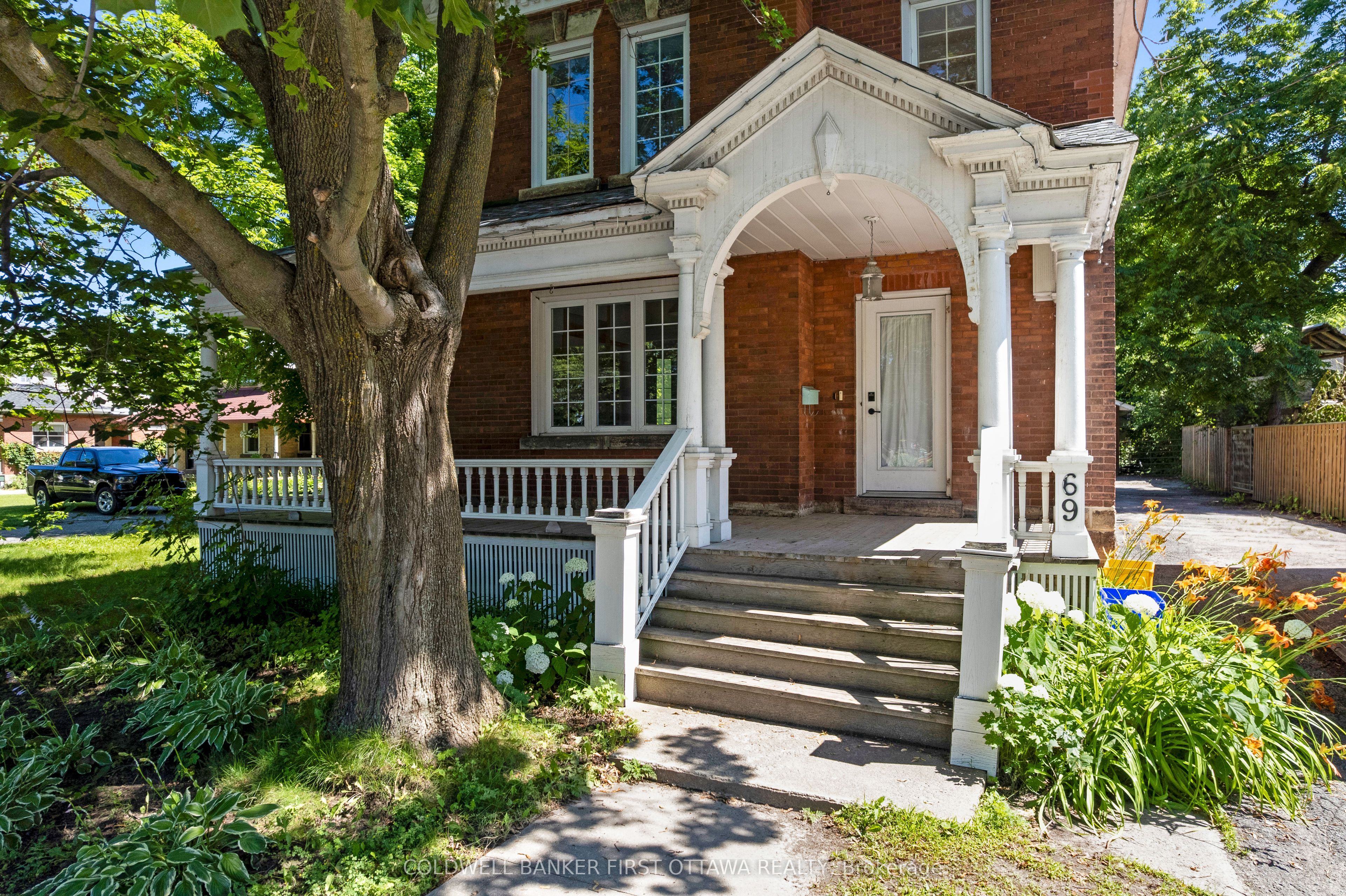 69 Wilson Street W, Perth, On K7h 2n7