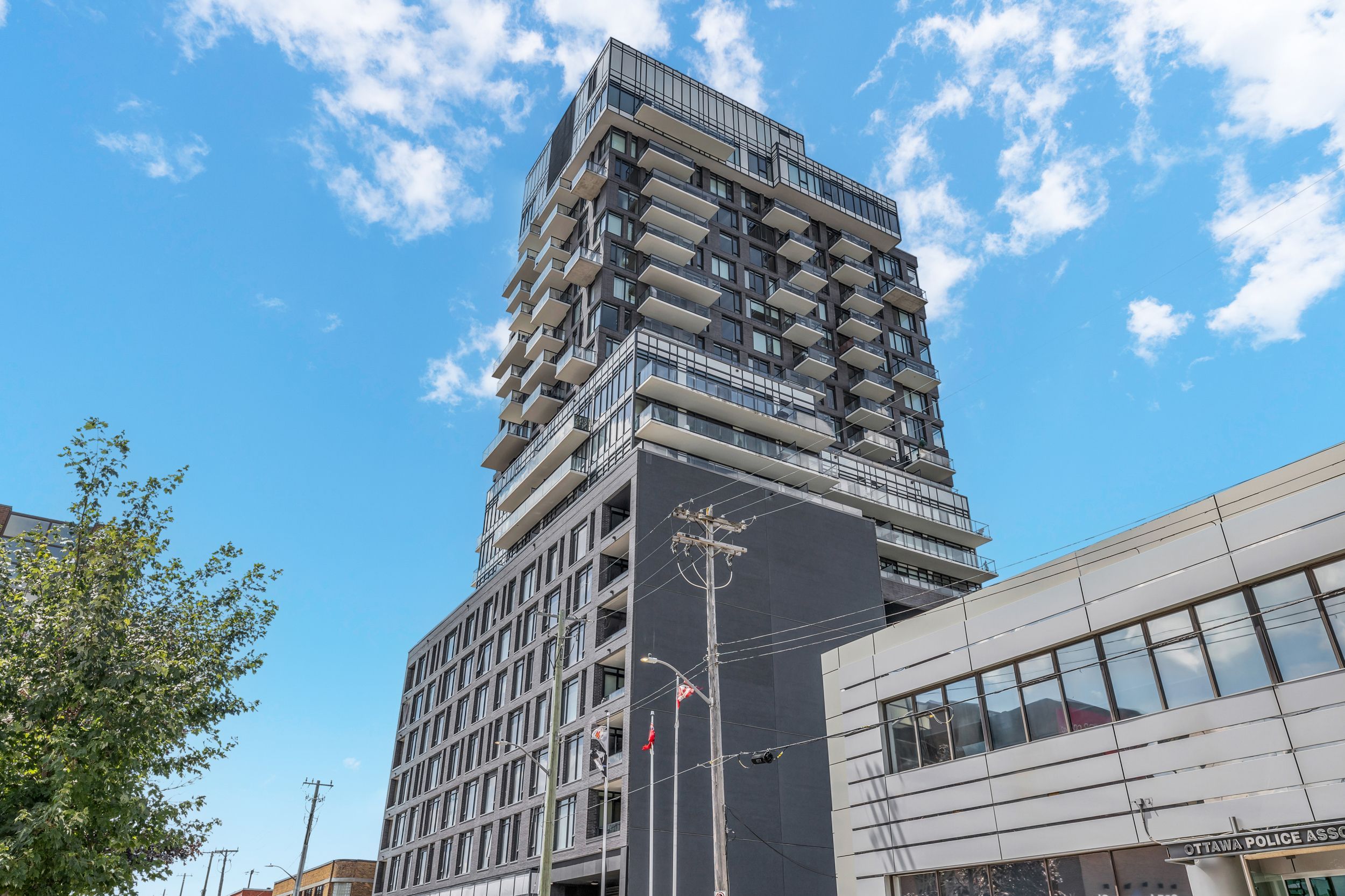 203 Catherine Street 902, Ottawa Centre, On K2p 1j5
