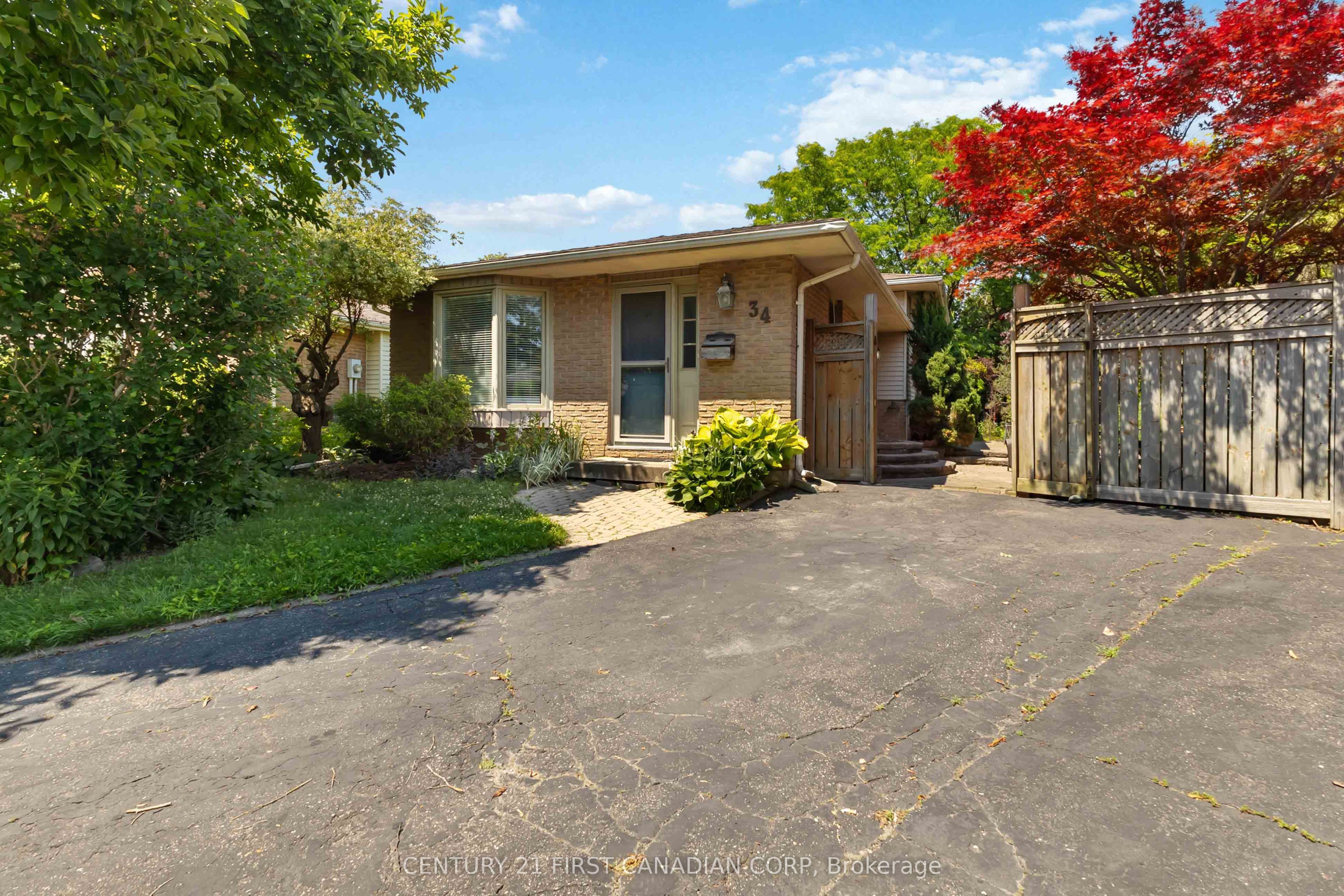 34 Speight Court, London East, On N5v 3j3