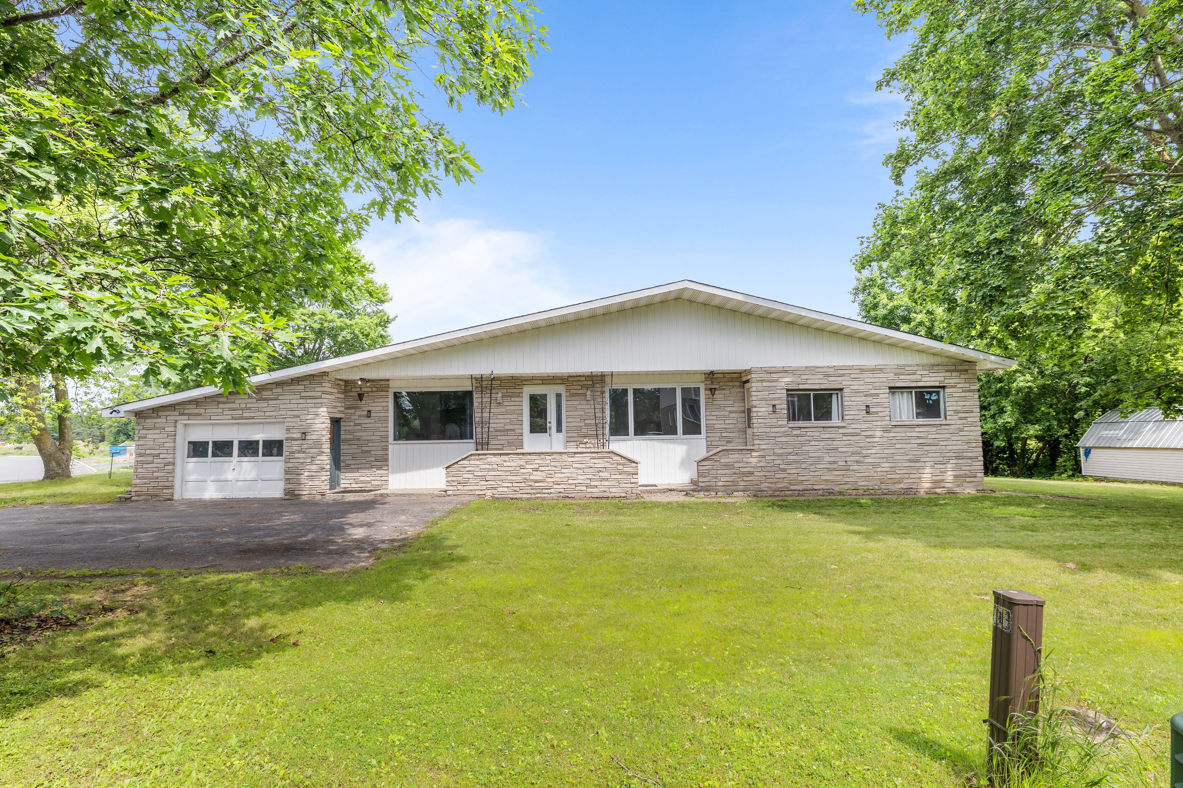 438 Voyageur Place, Russell, On K0a 1w0