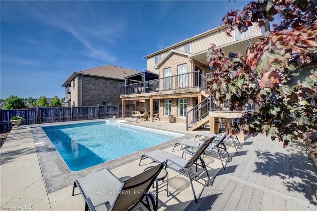 135 Gerber Meadows Drive, Wellesley, On N0b 2t0