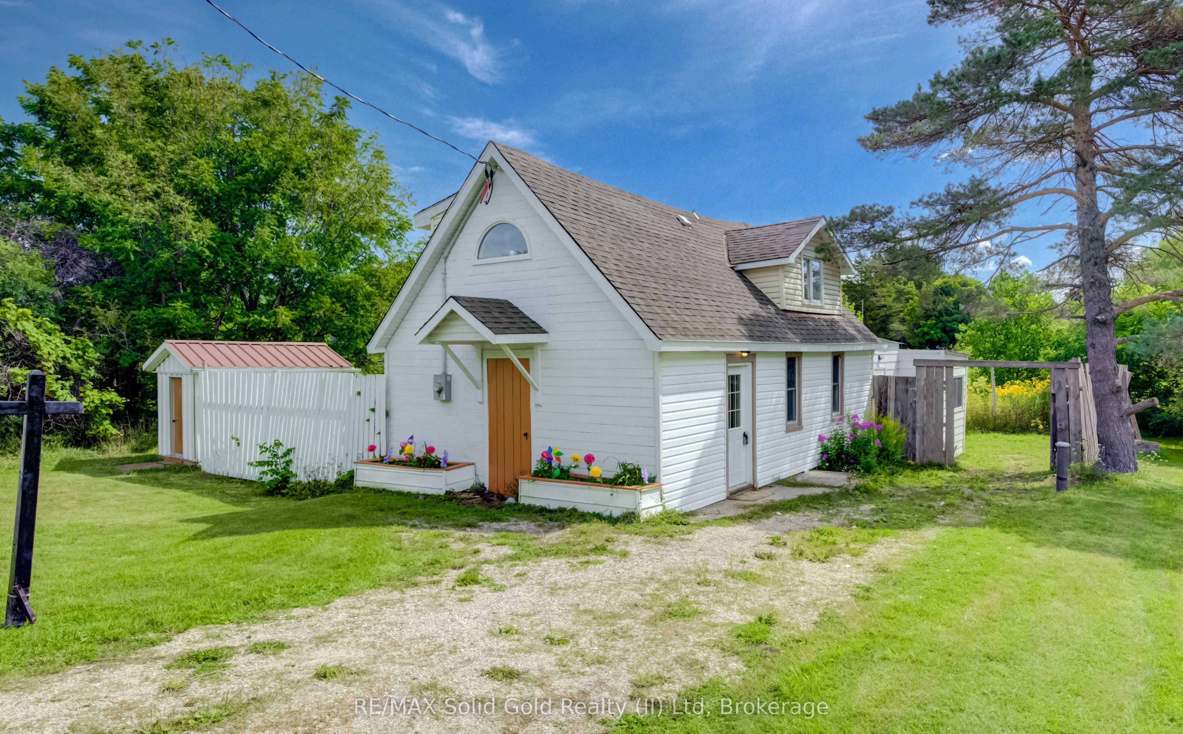 1242 Bruce Road 1 Road, Huron-Kinloss, On N2w 3k4