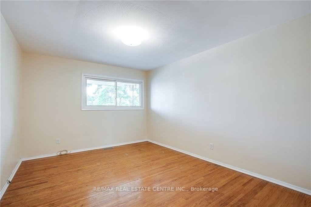 49 Selkirk Avenue Bsmt, Hamilton, On L8h 5l6
