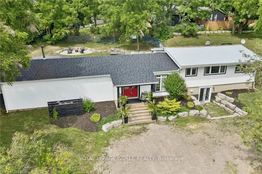 647 Brant Waterloo Road, North Dumfries, On N0b 1e0