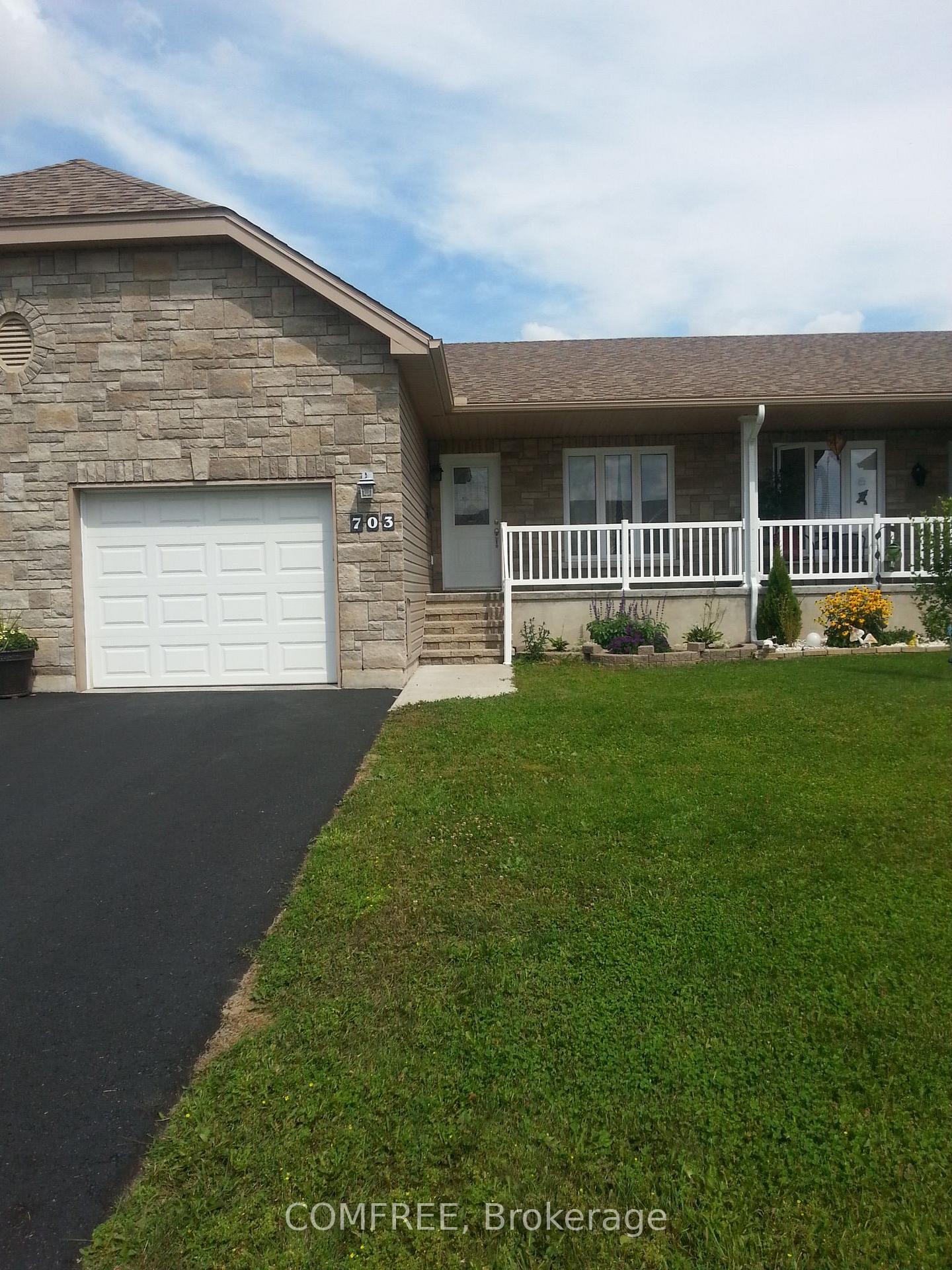 703 Aberdeen Street, Renfrew, On K7v 0a3