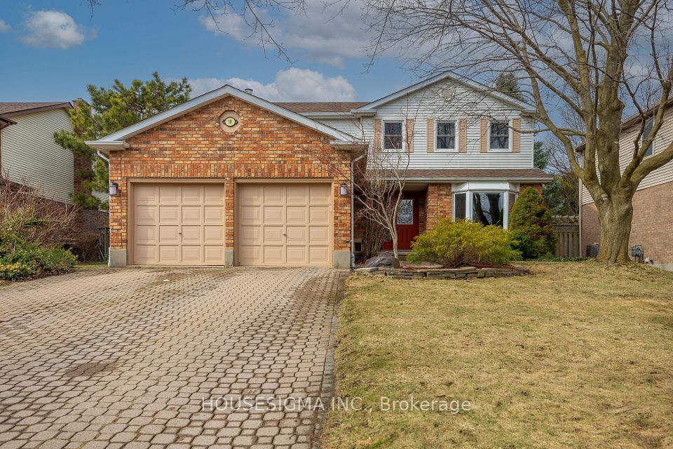 18 Jennifer Gardens, London North, On N5x 3k8