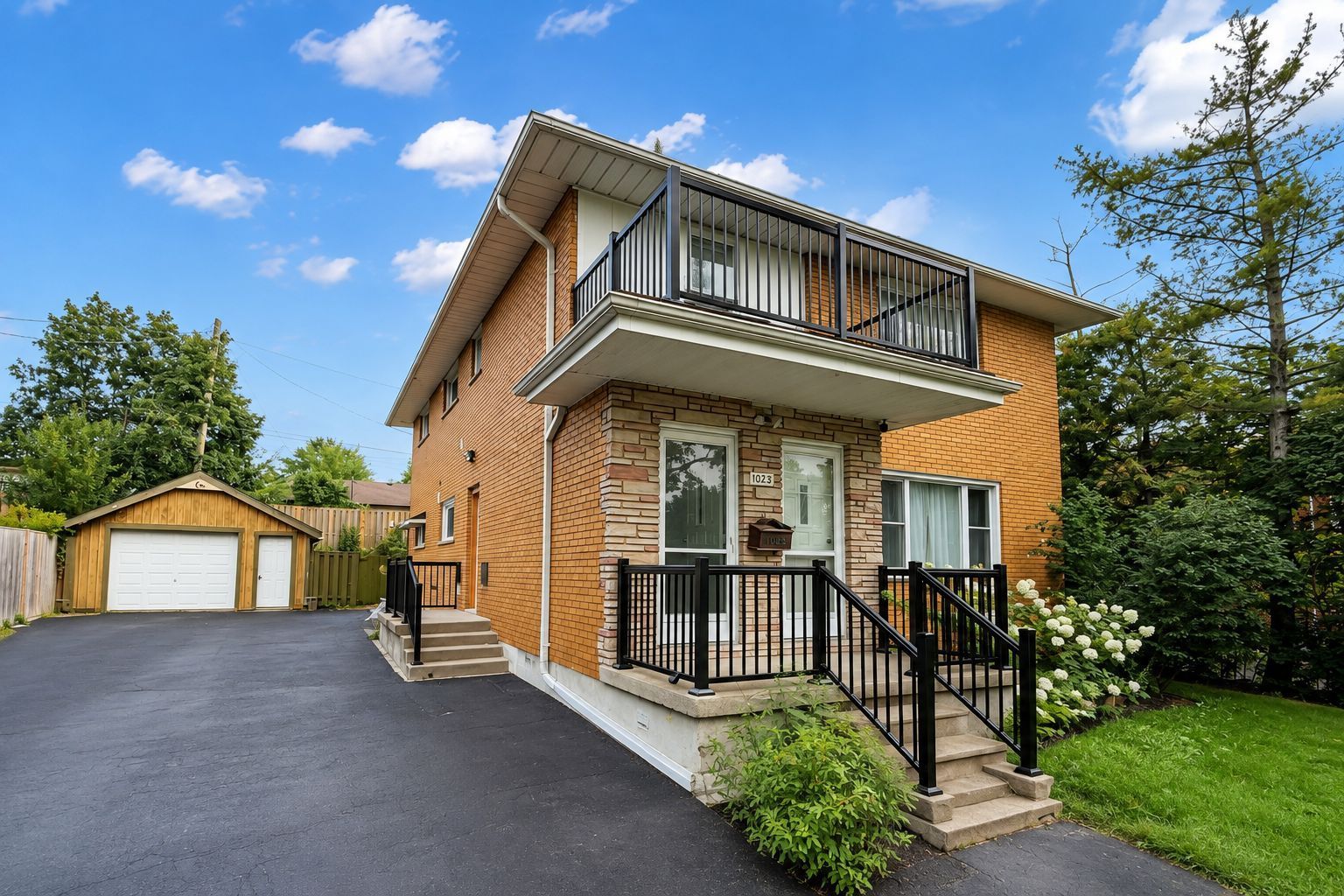 1023 Eagle Drive Main, London South, On N5z 3h4