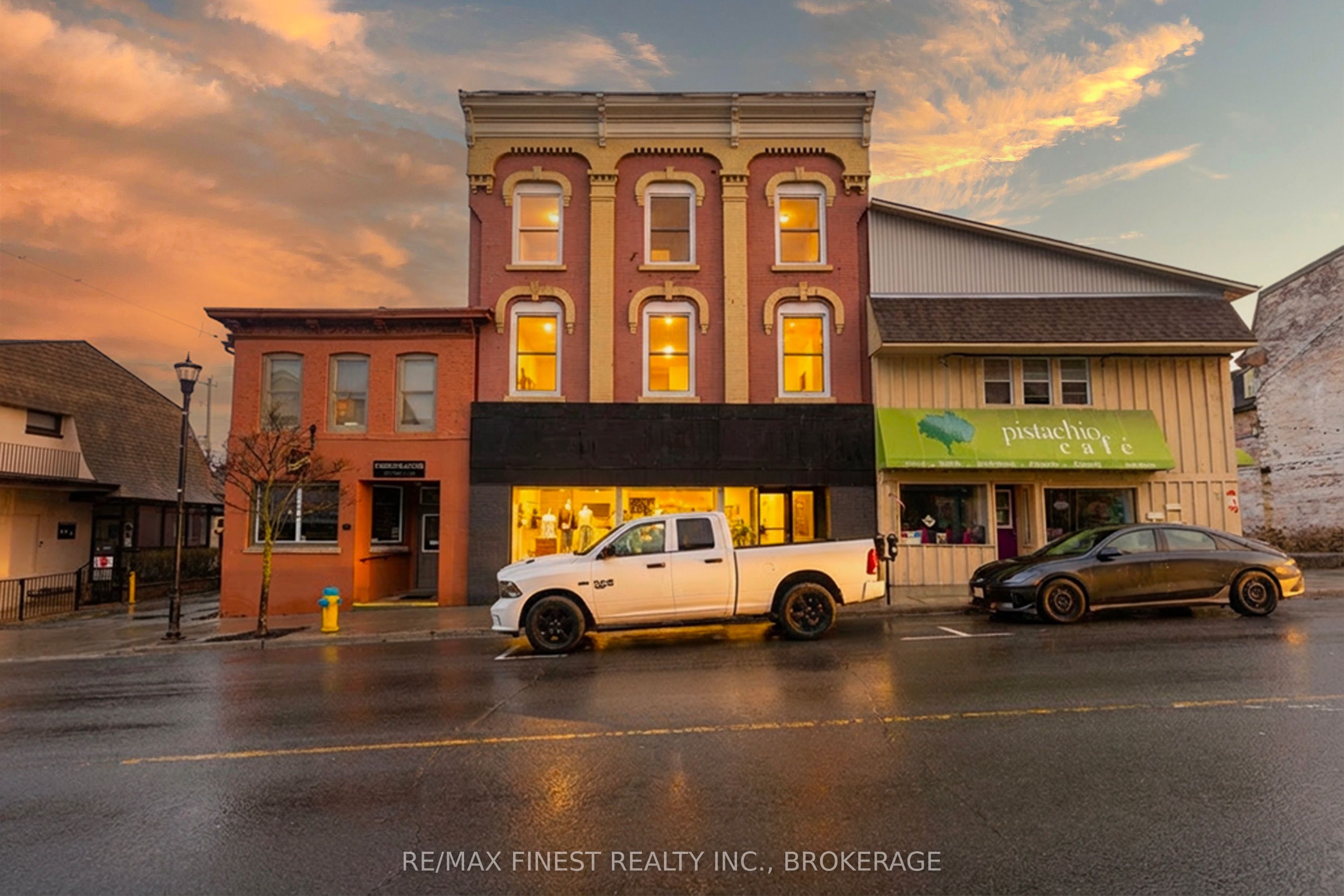 84 King Street E, Gananoque, On K7g 1g1