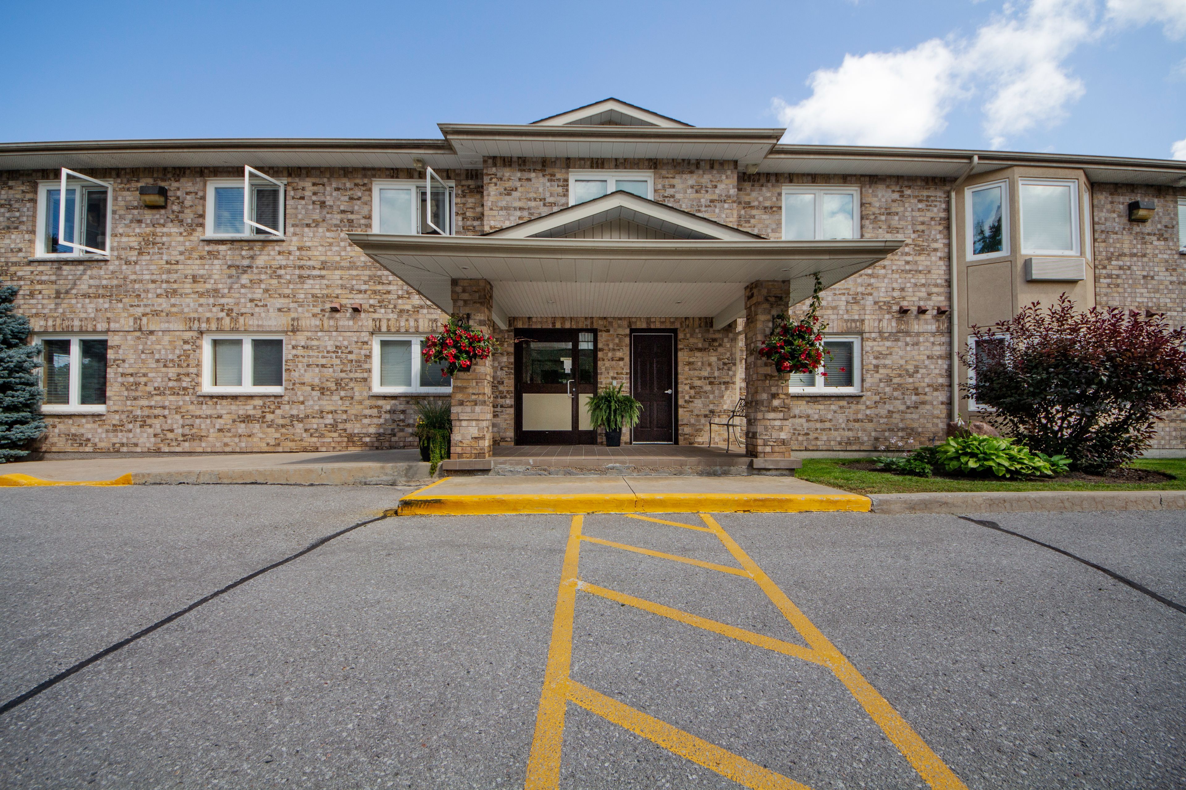 878 Armour Road 202, Peterborough, On K9h 2a6