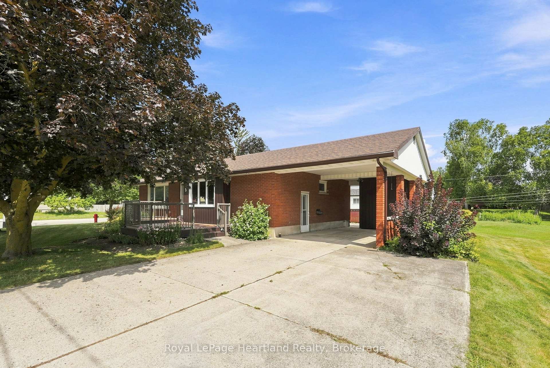 5 King Street, Minto, On N0g 1z0