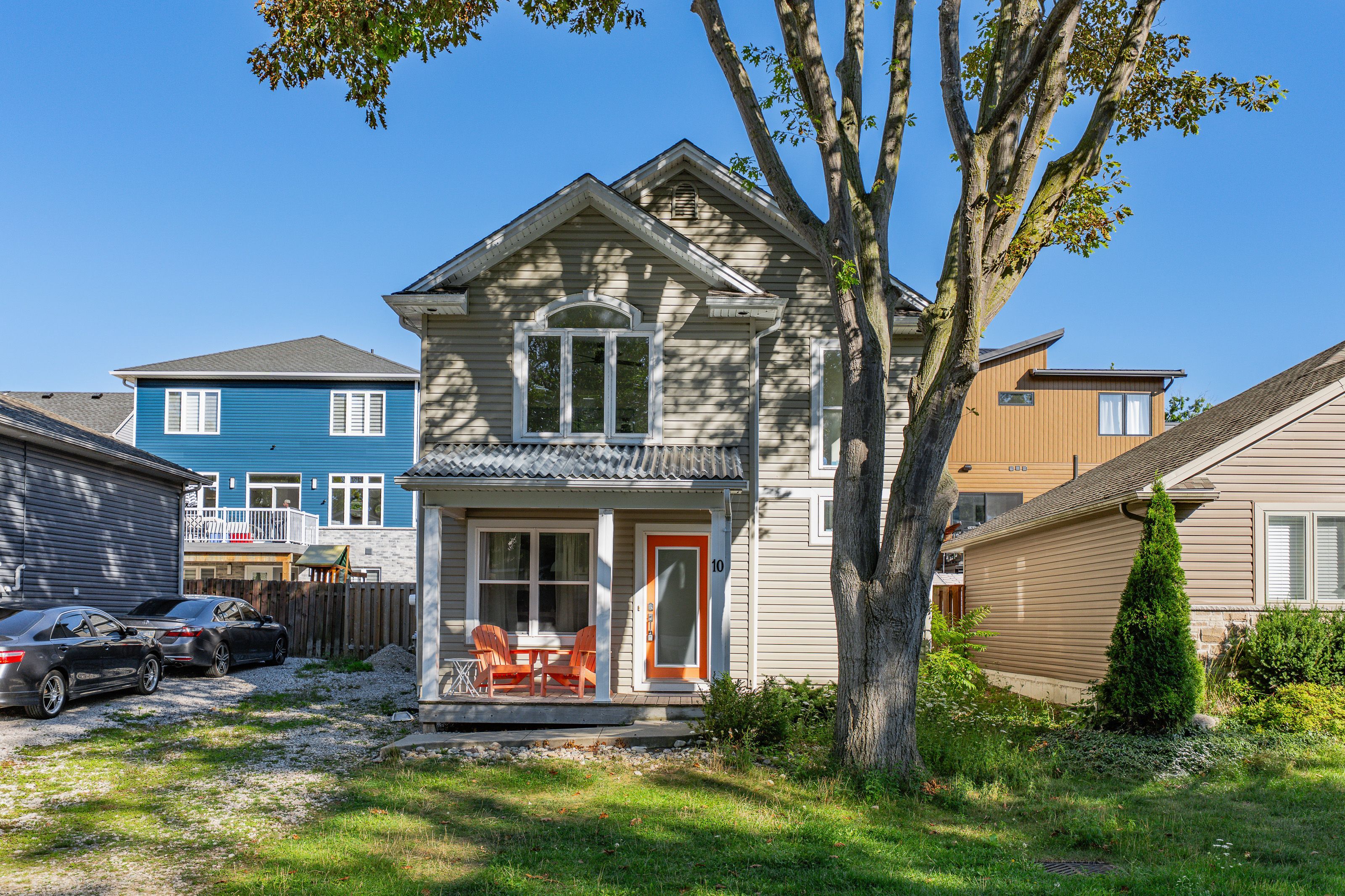 10 Queens Avenue, Lambton Shores, On N0m 1t0