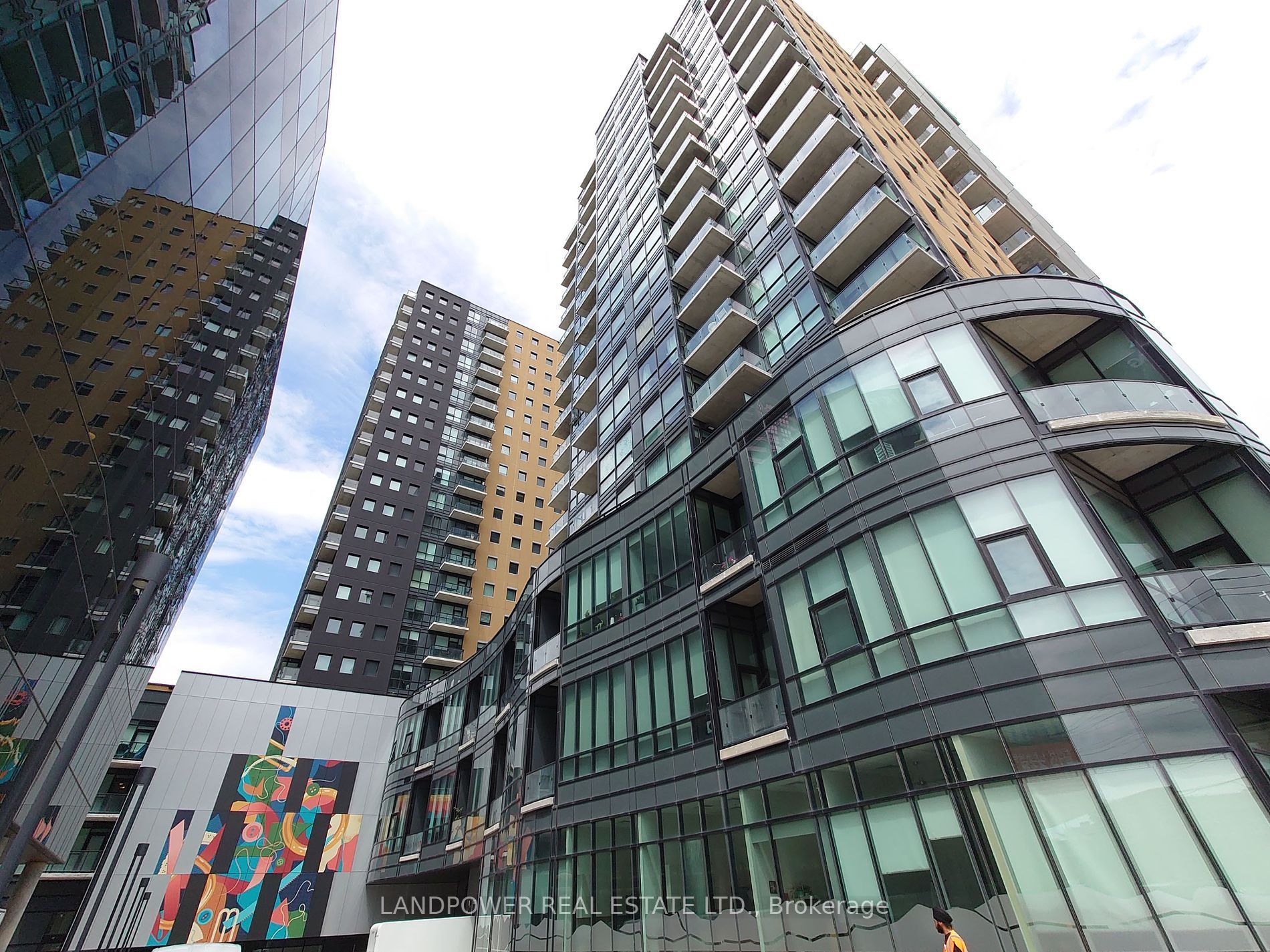 104 Garment Street 910, Kitchener, On N2g 0c8