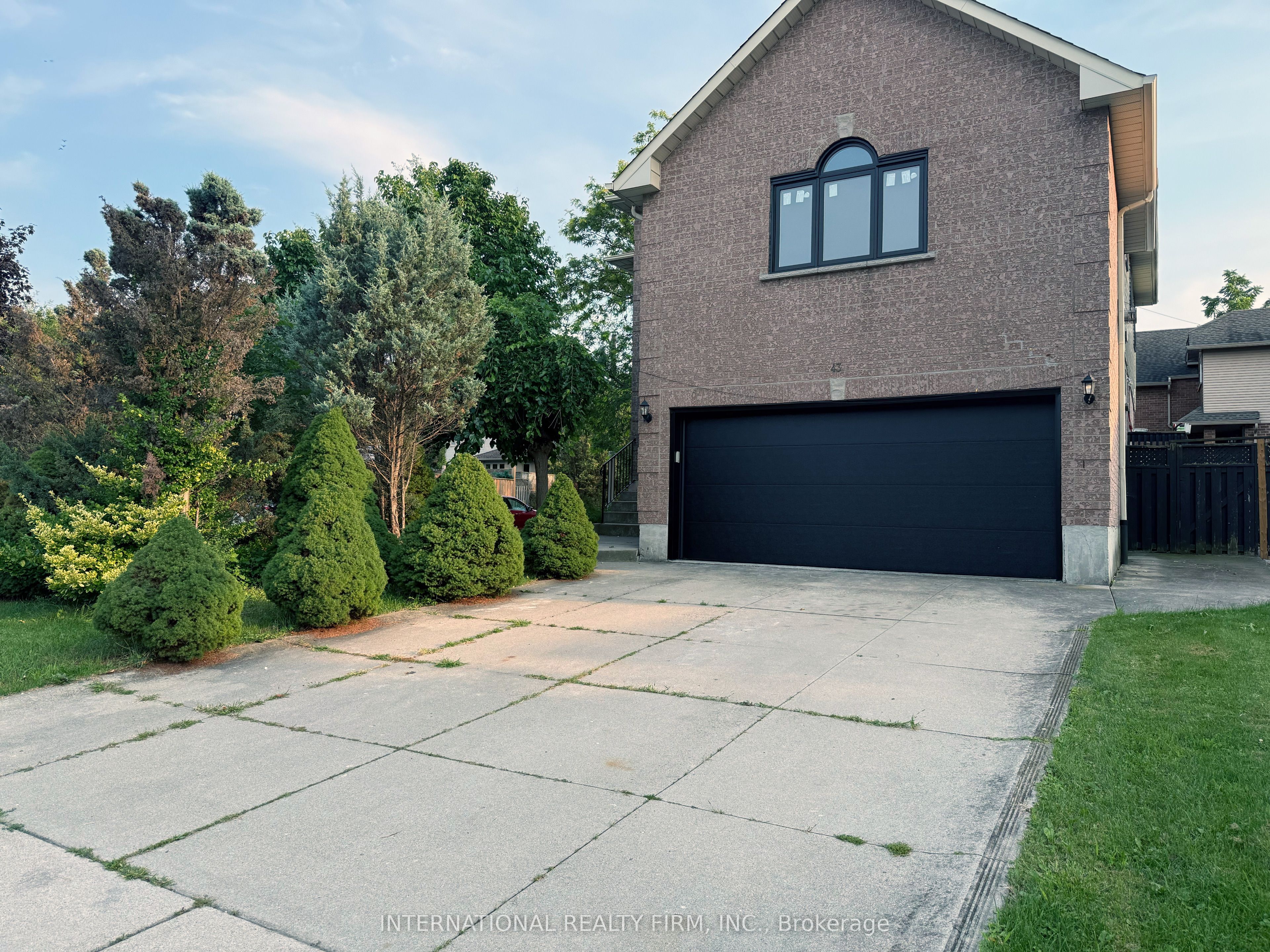 43 Falconridge Drive, Hamilton, On L9b 2p3
