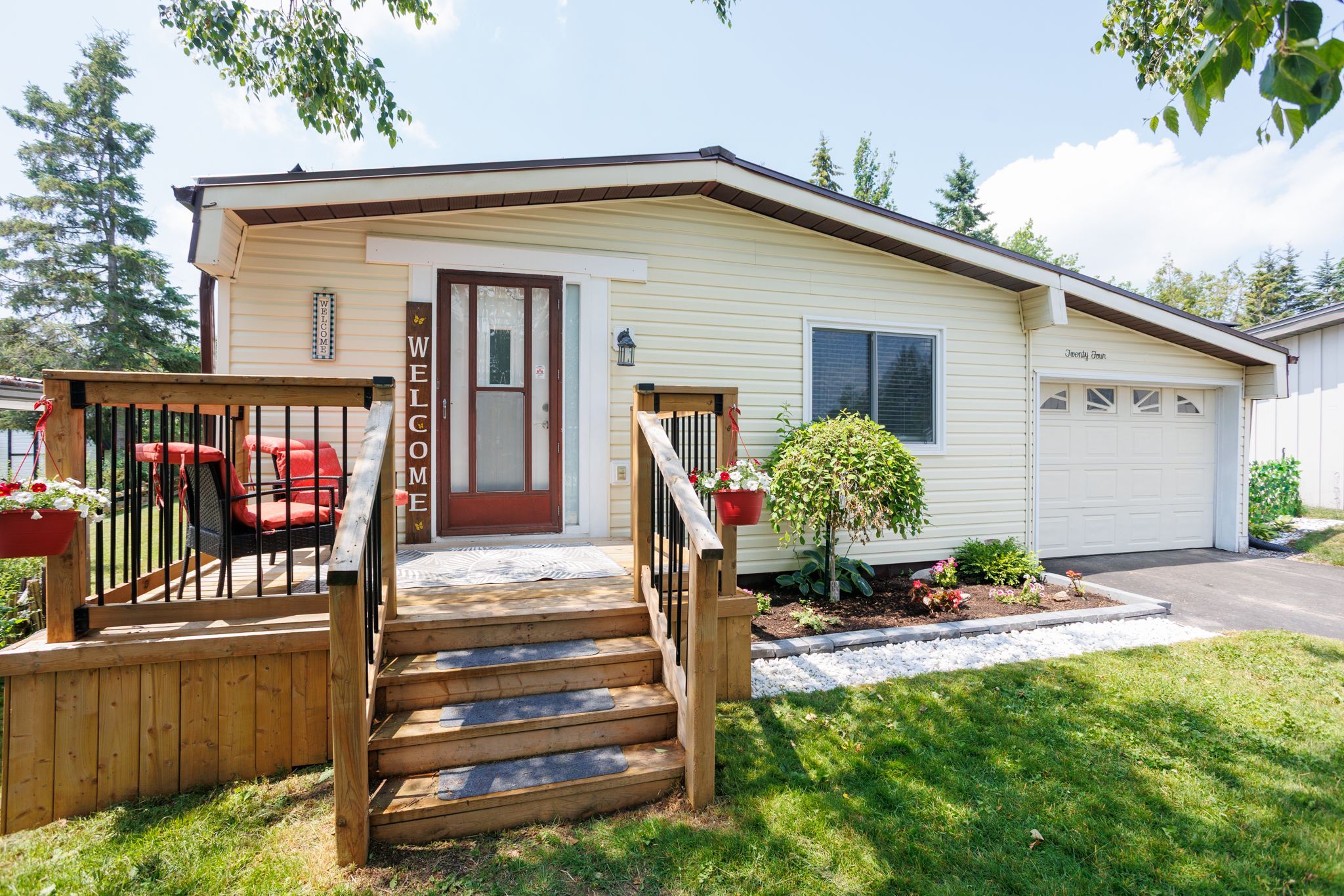 24 Circle Drive, Kawartha Lakes, On K9v 0h7