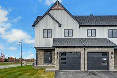 261 Peacock Drive, Russell, On K4r 0a1
