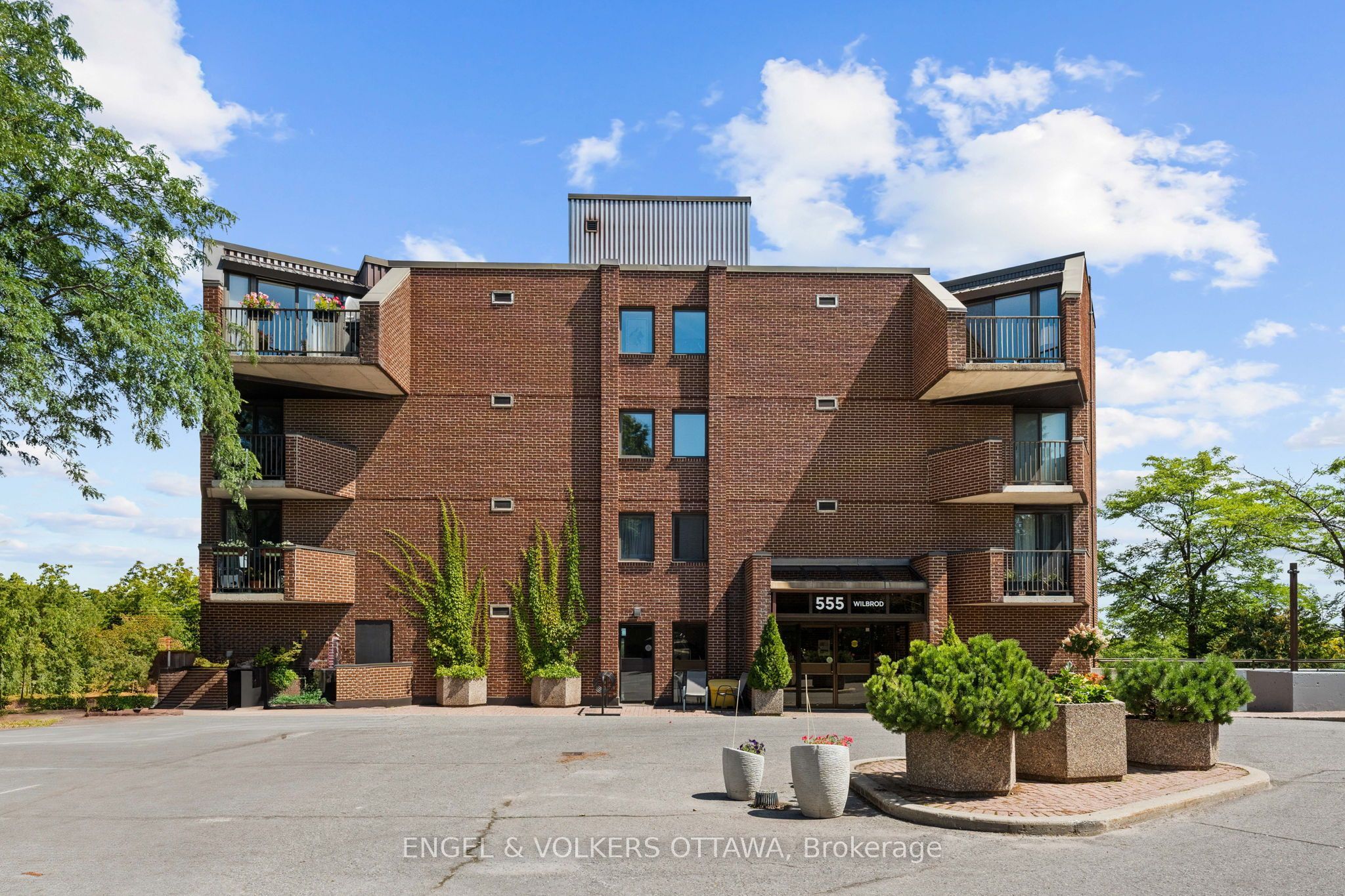 555 Wilbrod Street 801, Lower Town - Sandy Hill, On K1n 5r4