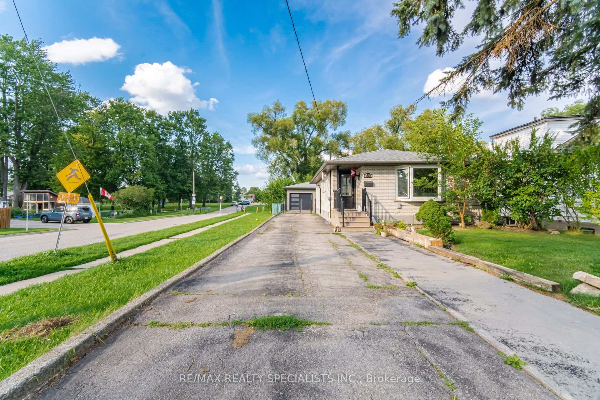 60 Elmwood Avenue, Cambridge, On N1r 4y2