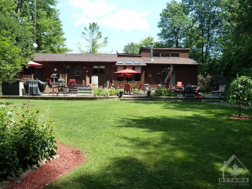 1663 Christina Crescent, North Dundas, On K0e 1s0