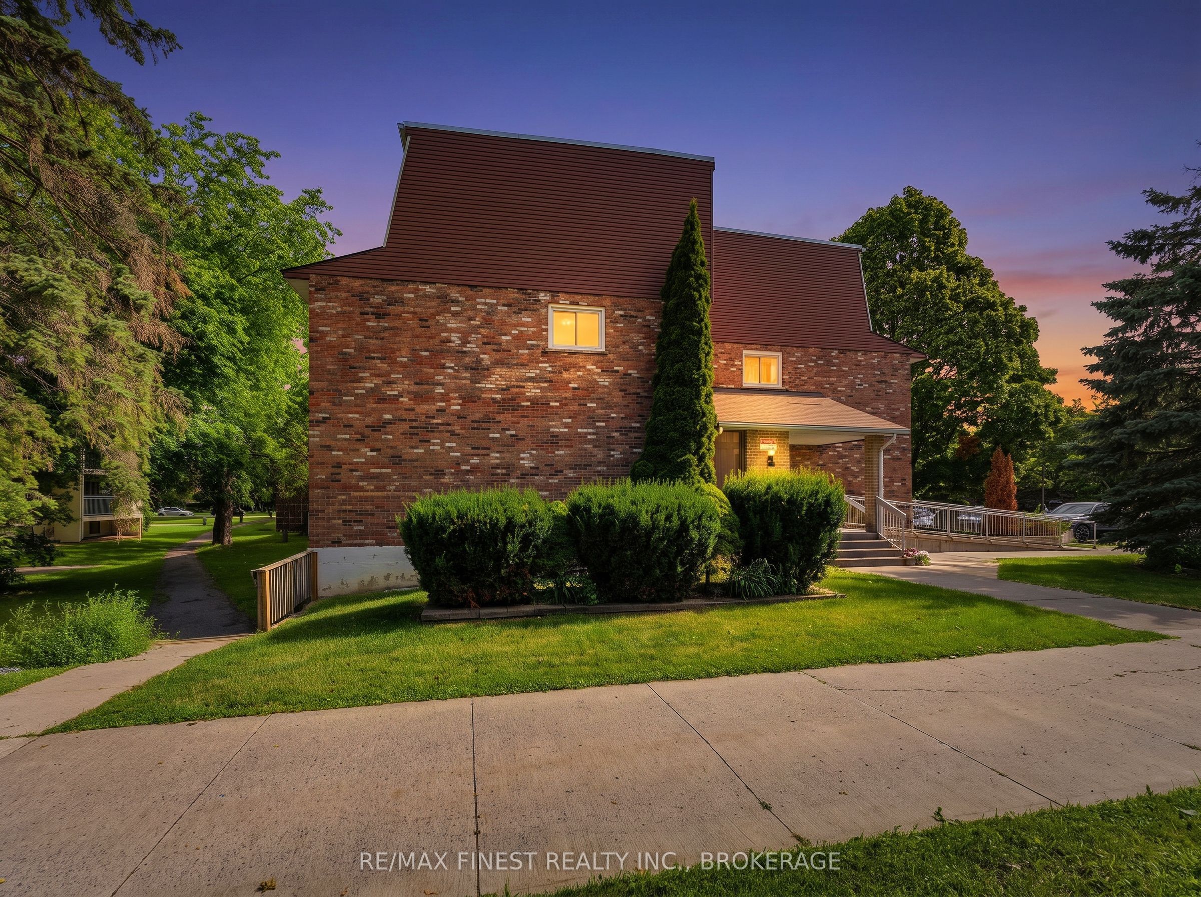 845 Milford Drive 301, Kingston, On K7p 1a7