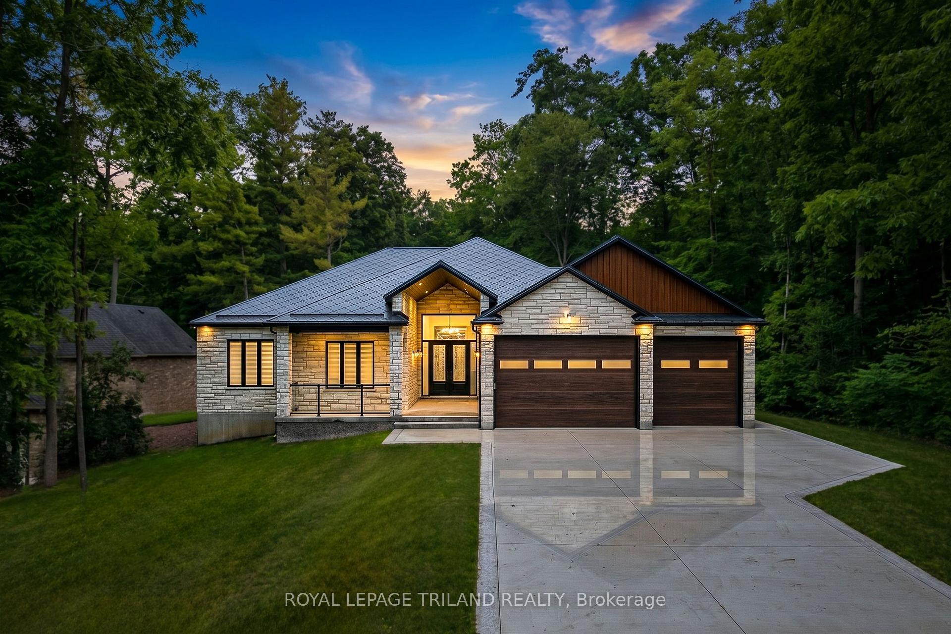 10175 Merrywood Drive, Lambton Shores, On N0m 1t0