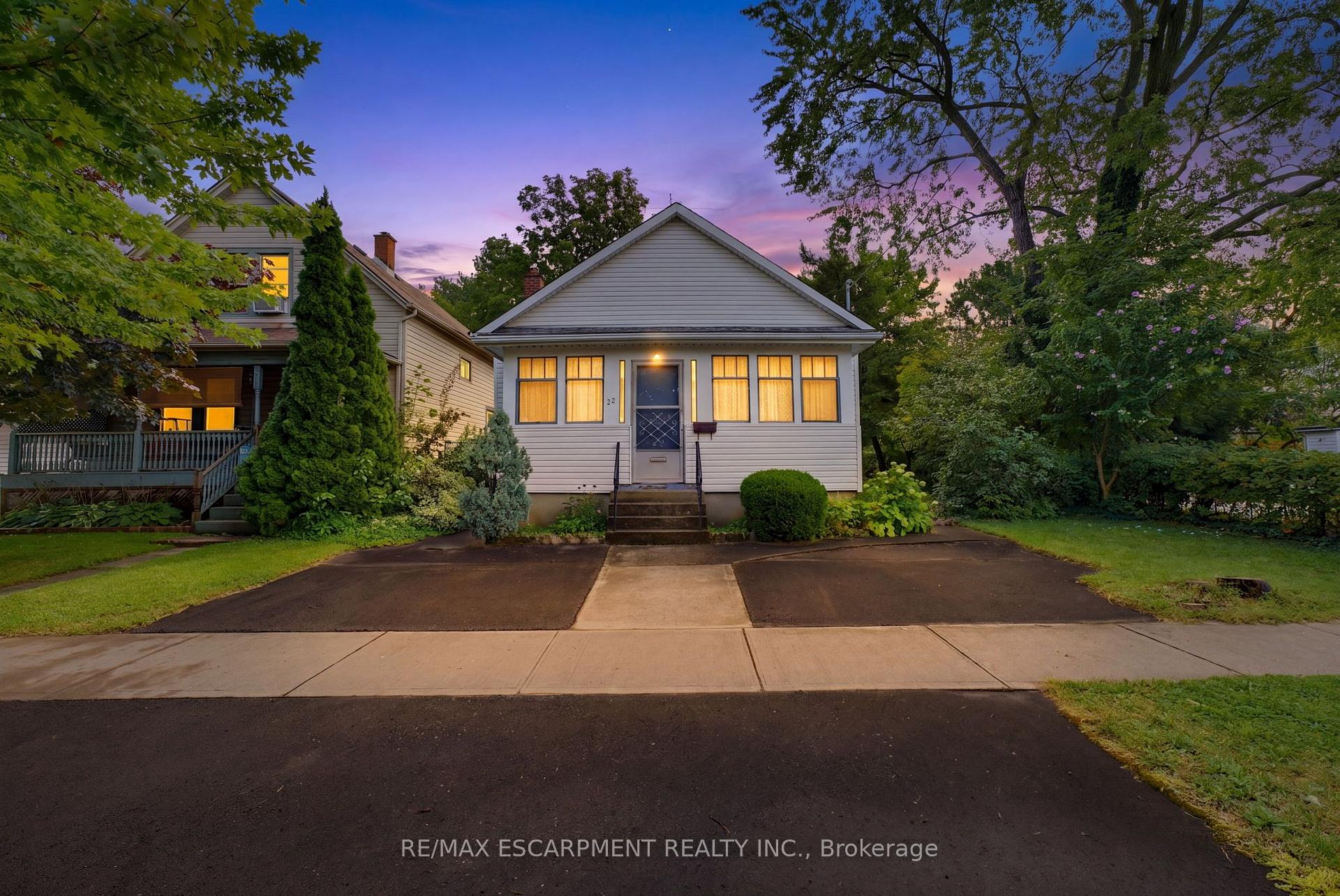 22 Mildred Avenue, St. Catharines, On L2r 6j1