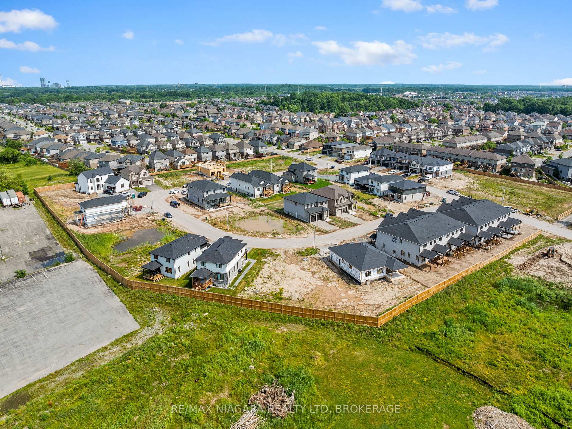 8885 Angie Drive, Niagara Falls, On L2h 0h9