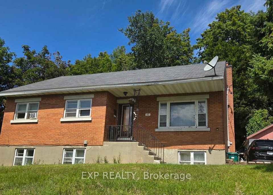 43 Lavergne Street, Vanier And Kingsview Park, On K1l 5e9