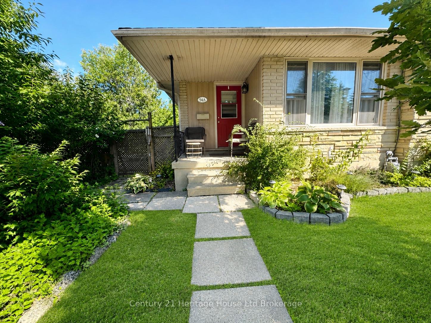 54 Frontenac Road A, London South, On N5z 3y6