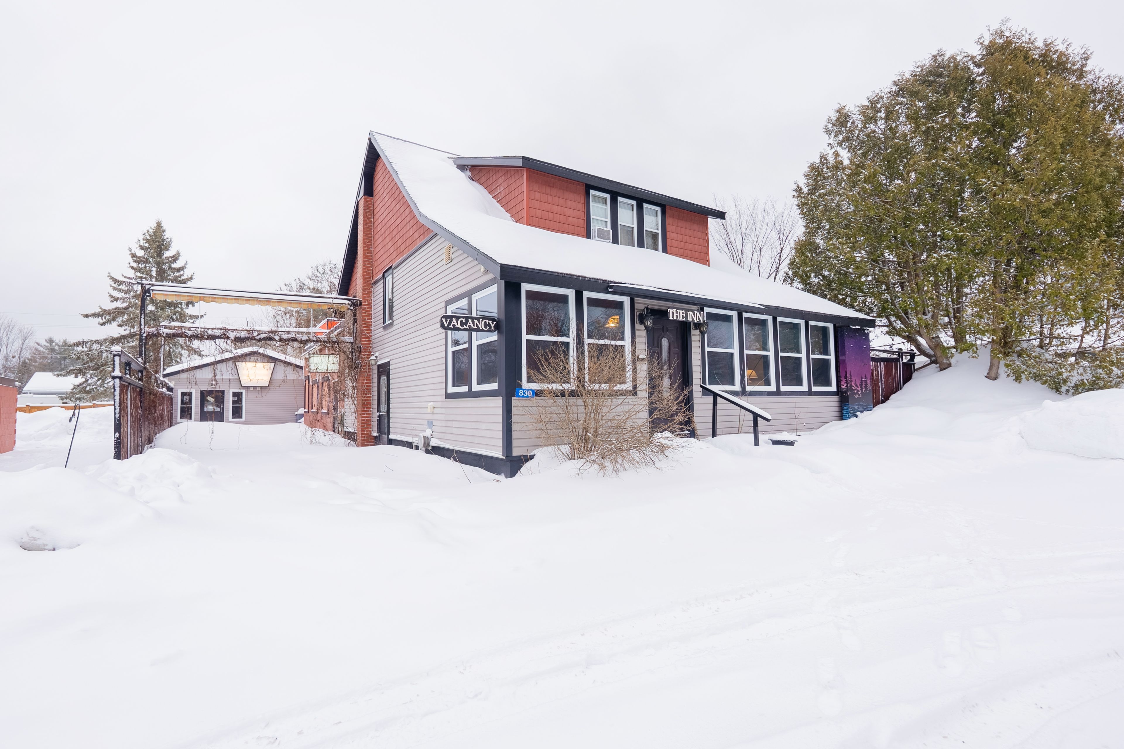 830 Muskoka Road S, Gravenhurst, On P1p 1k3
