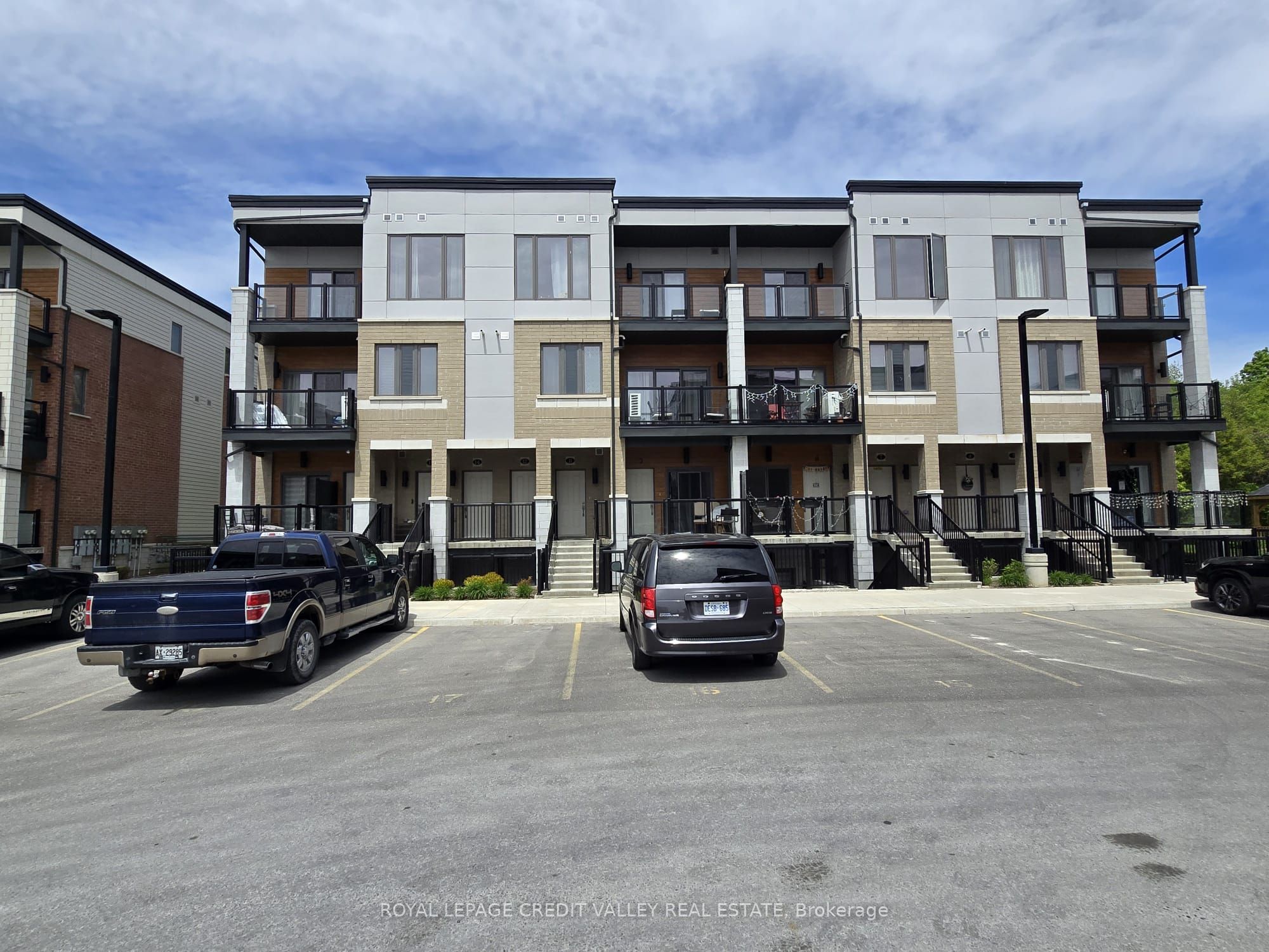 25 Isherwood Avenue E 13, Cambridge, On N1r 0e2